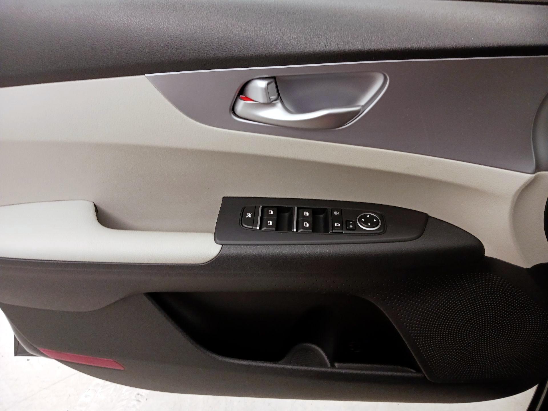 Thumbnail: 2022 Kia Forte - 12