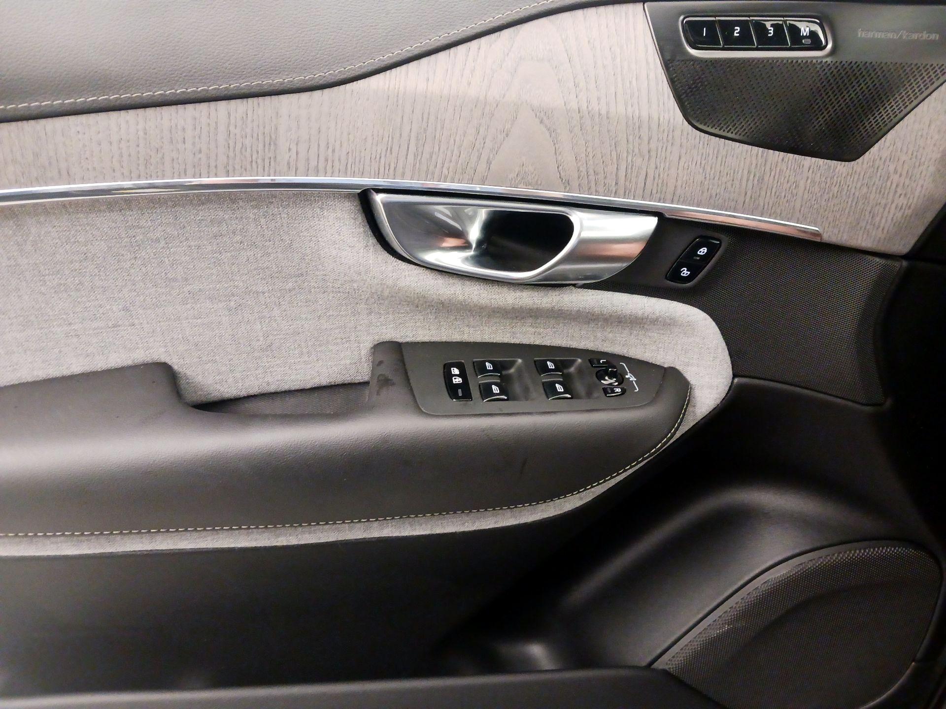 Thumbnail: 2020 Volvo XC90 - 12