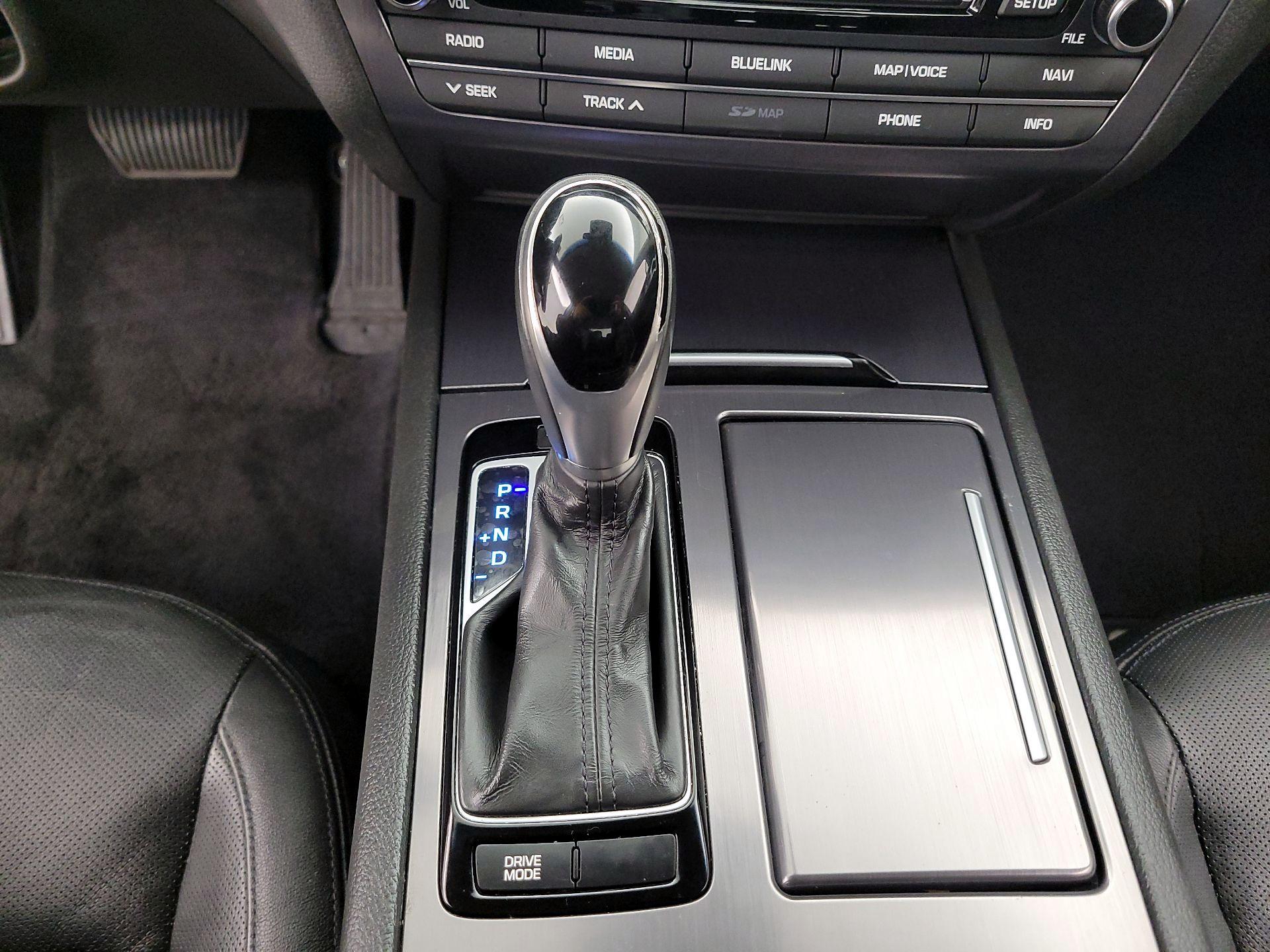 Thumbnail: 2016 Hyundai Genesis - 18