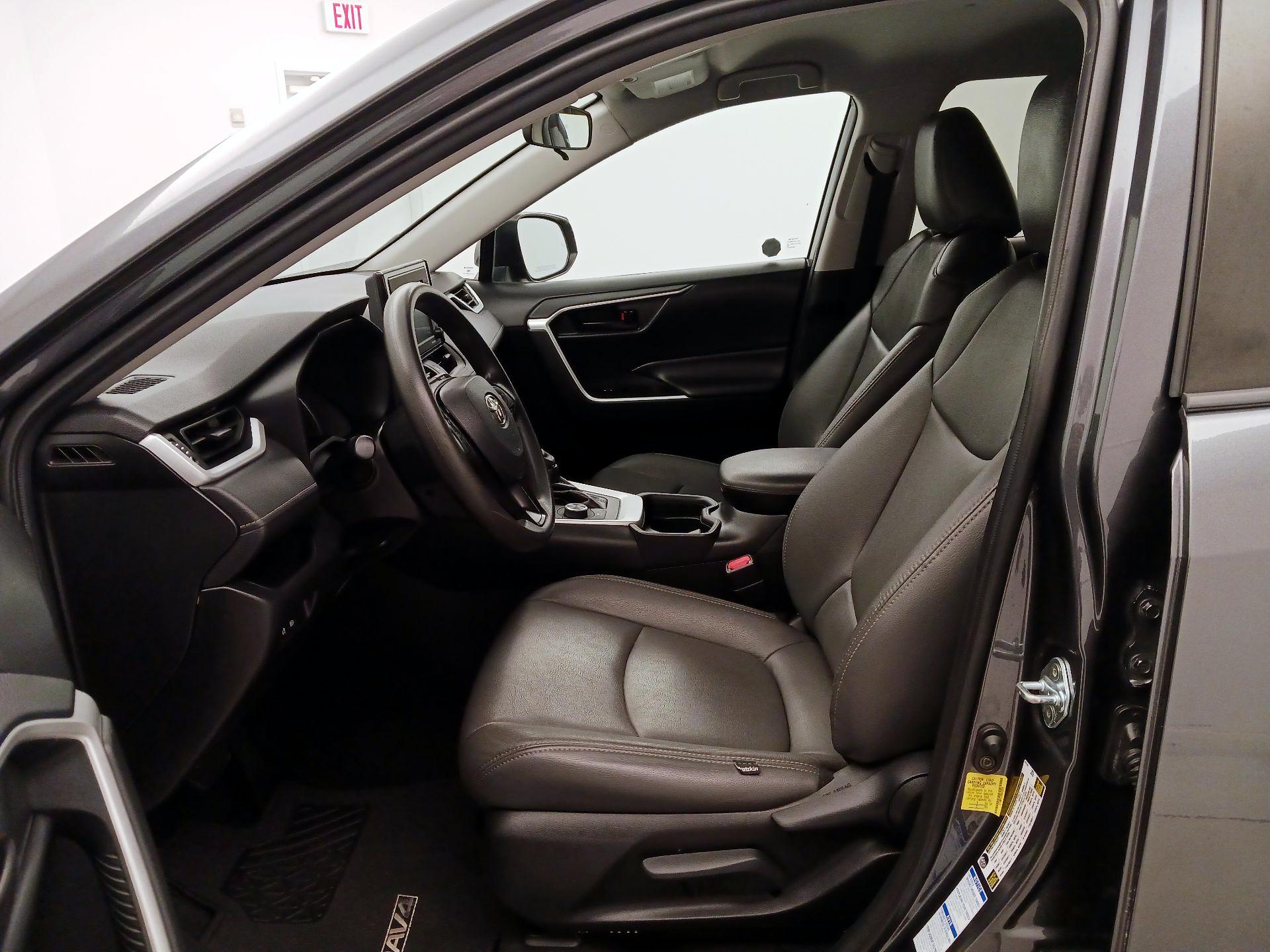 Thumbnail: 2021 Toyota RAV4 - 11