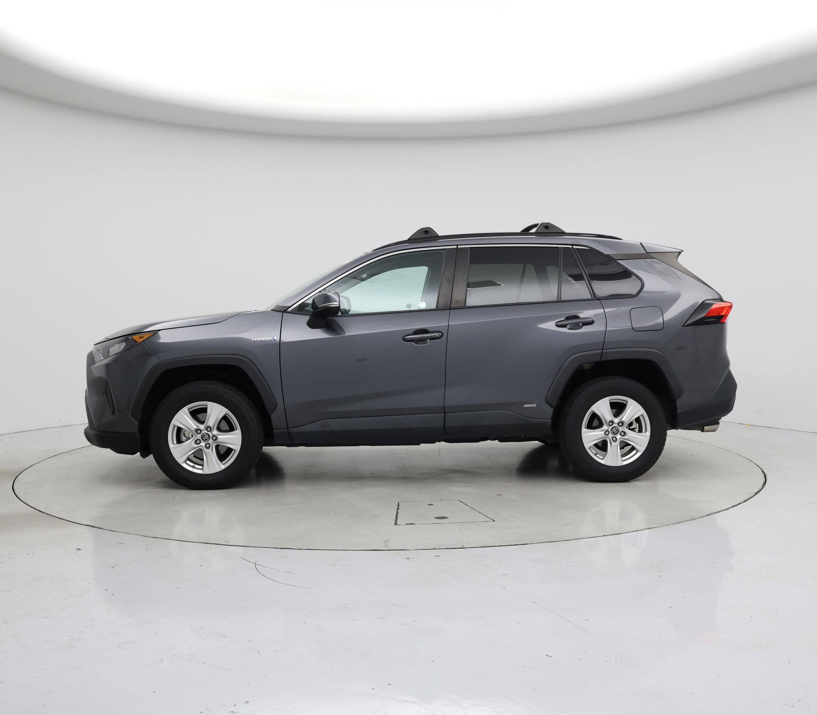 Thumbnail: 2021 Toyota RAV4 - 3