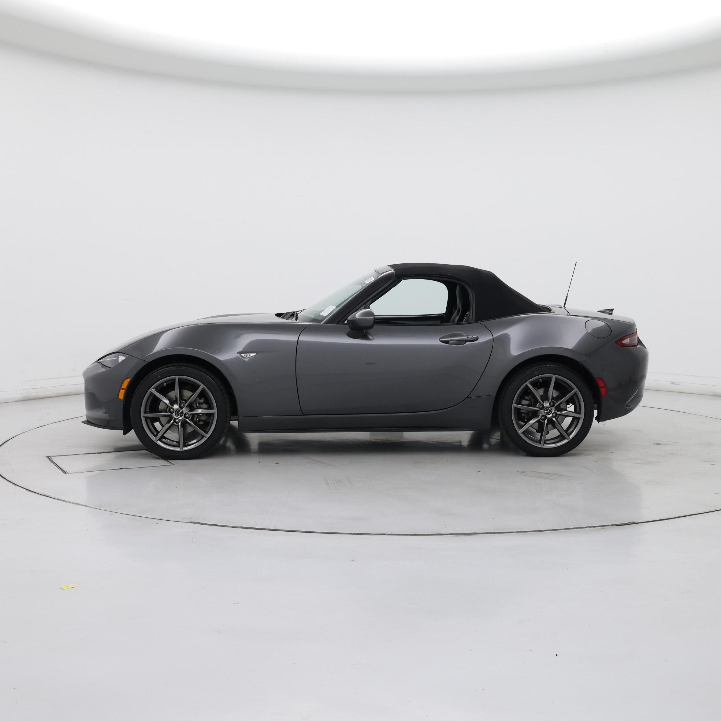 Thumbnail: 2018 Mazda MX-5 Miata - 3