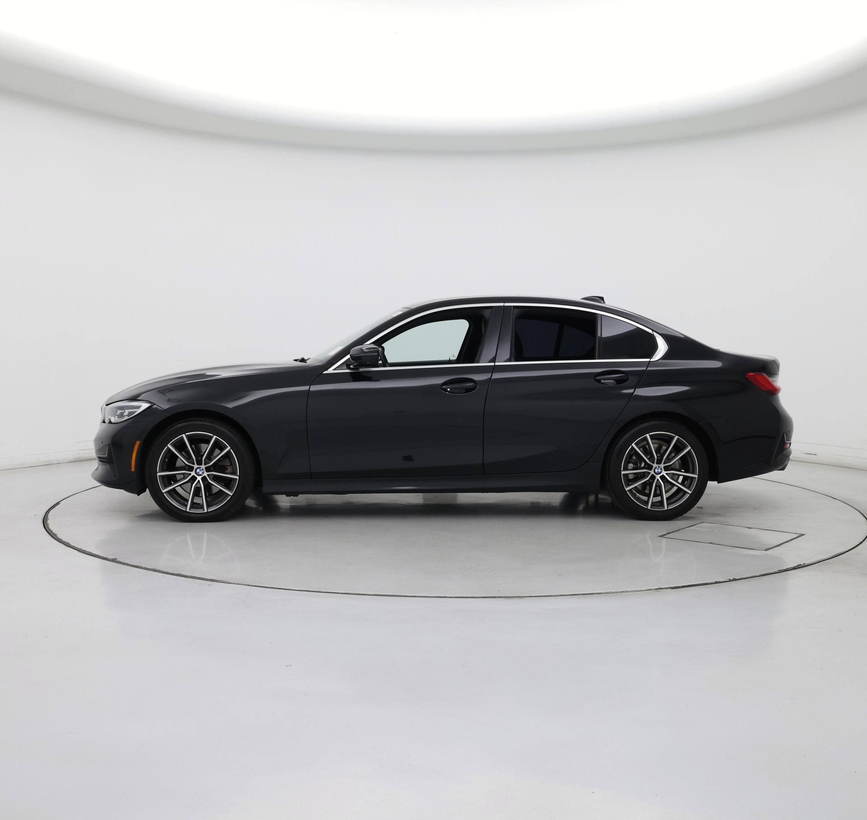 Thumbnail: 2021 BMW 3 Series - 3
