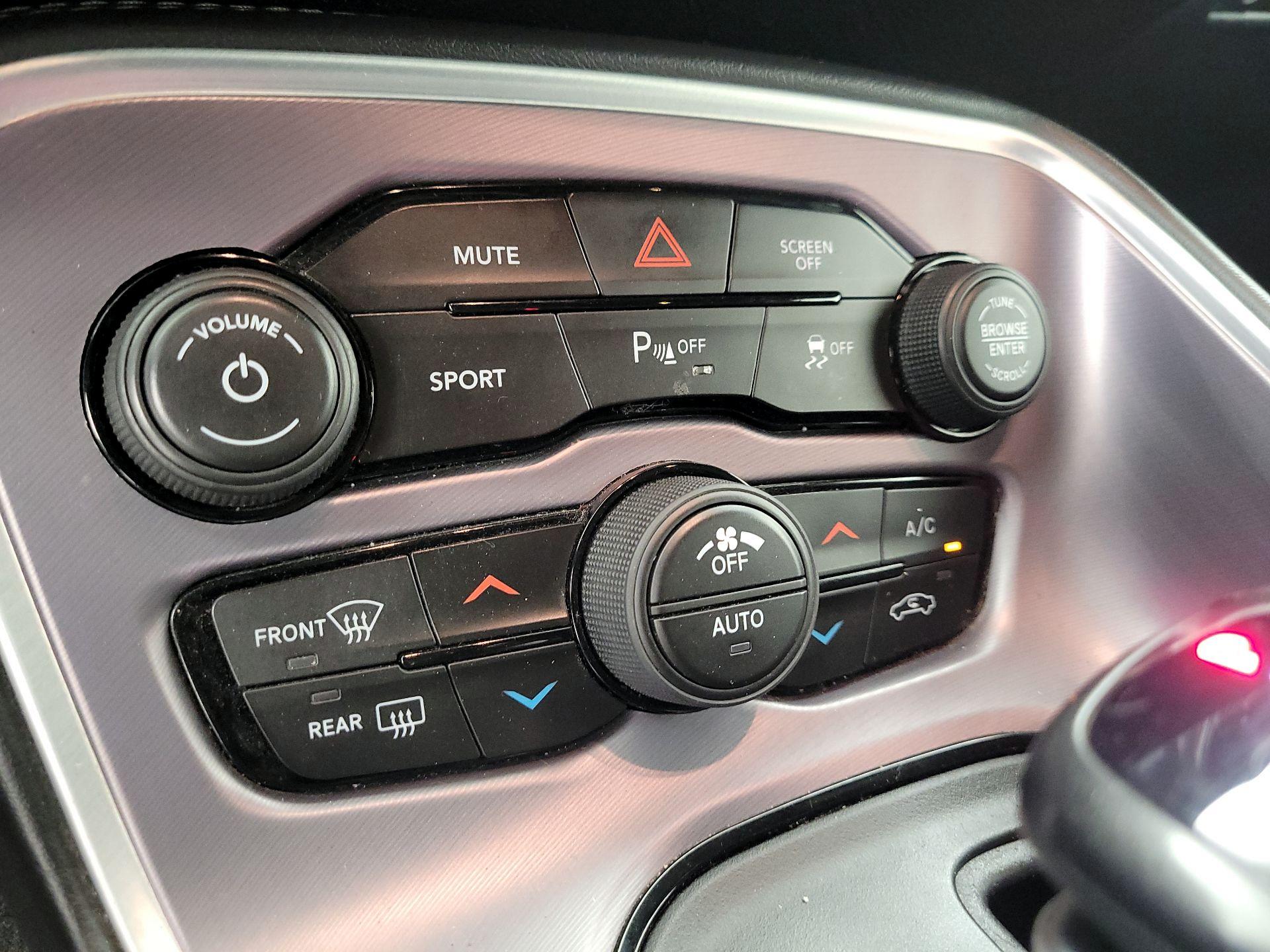 Thumbnail: 2019 Dodge Challenger - 16