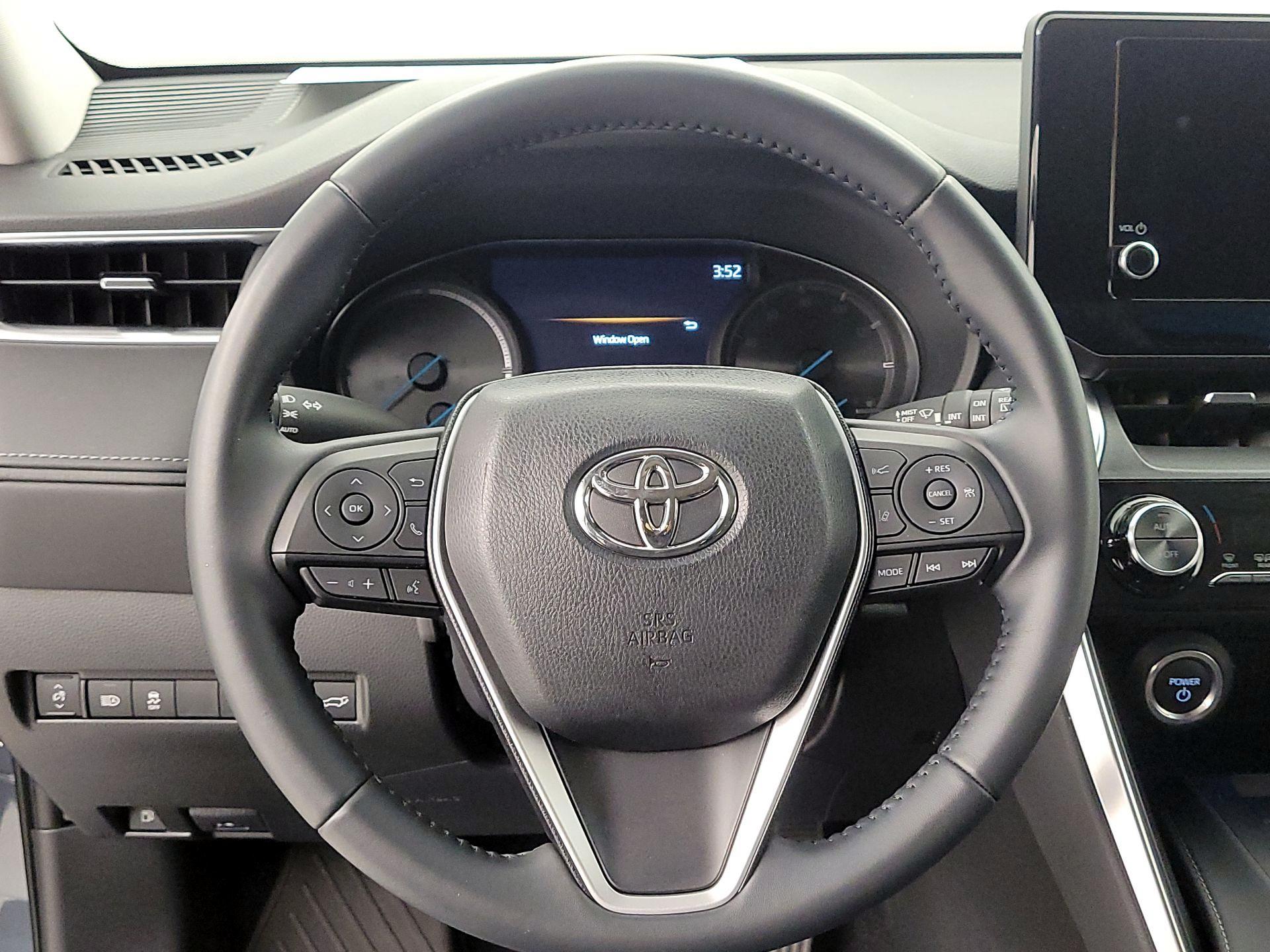 Thumbnail: 2023 Toyota Venza - 10