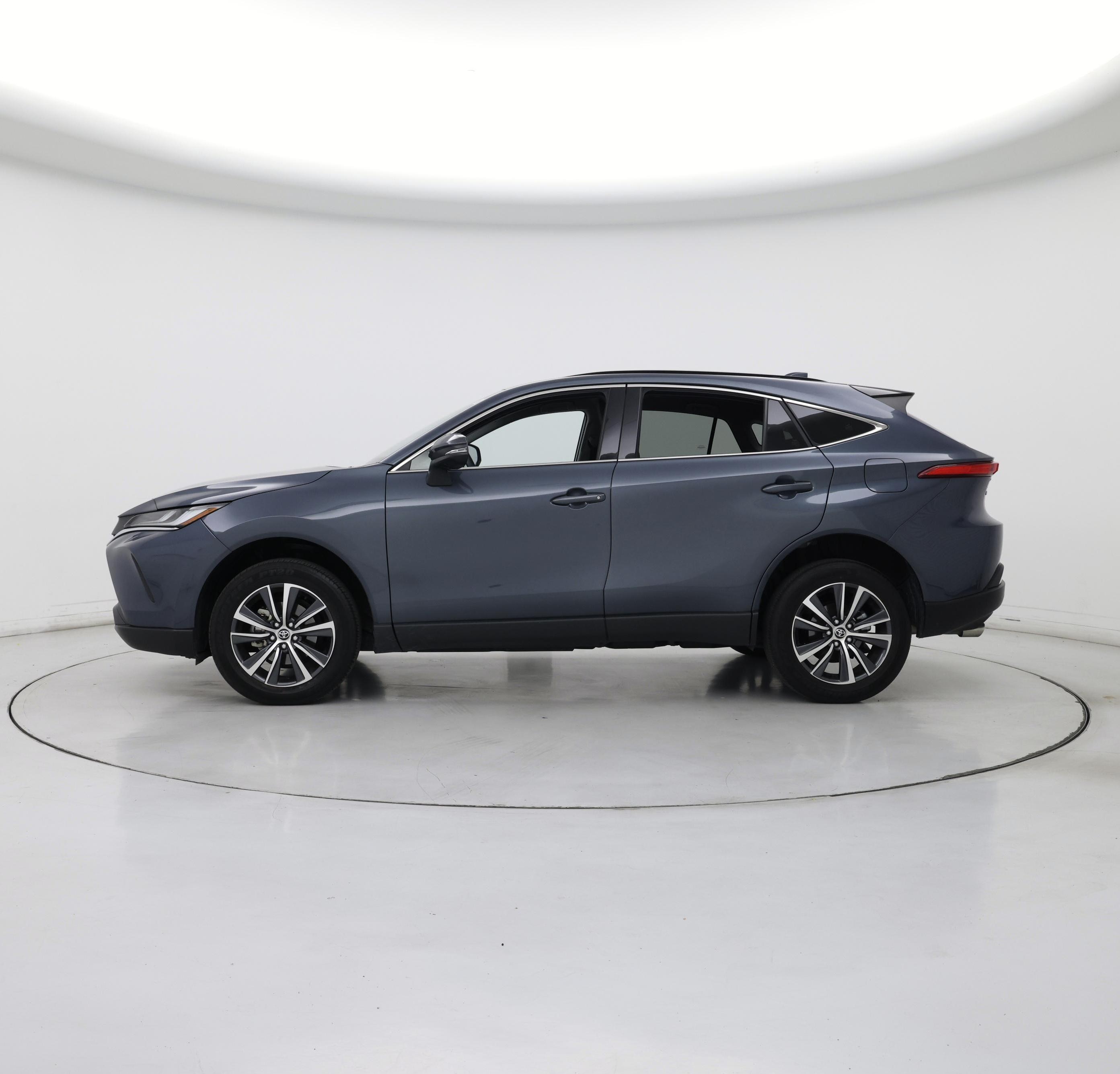 Thumbnail: 2023 Toyota Venza - 3
