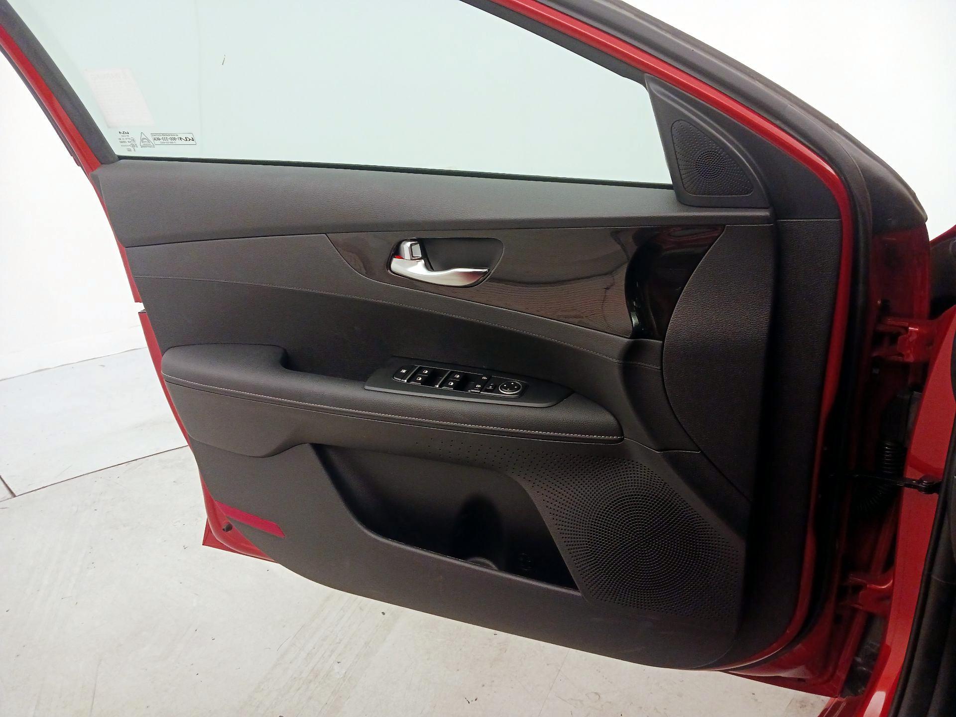 Thumbnail: 2023 Kia Forte - 12