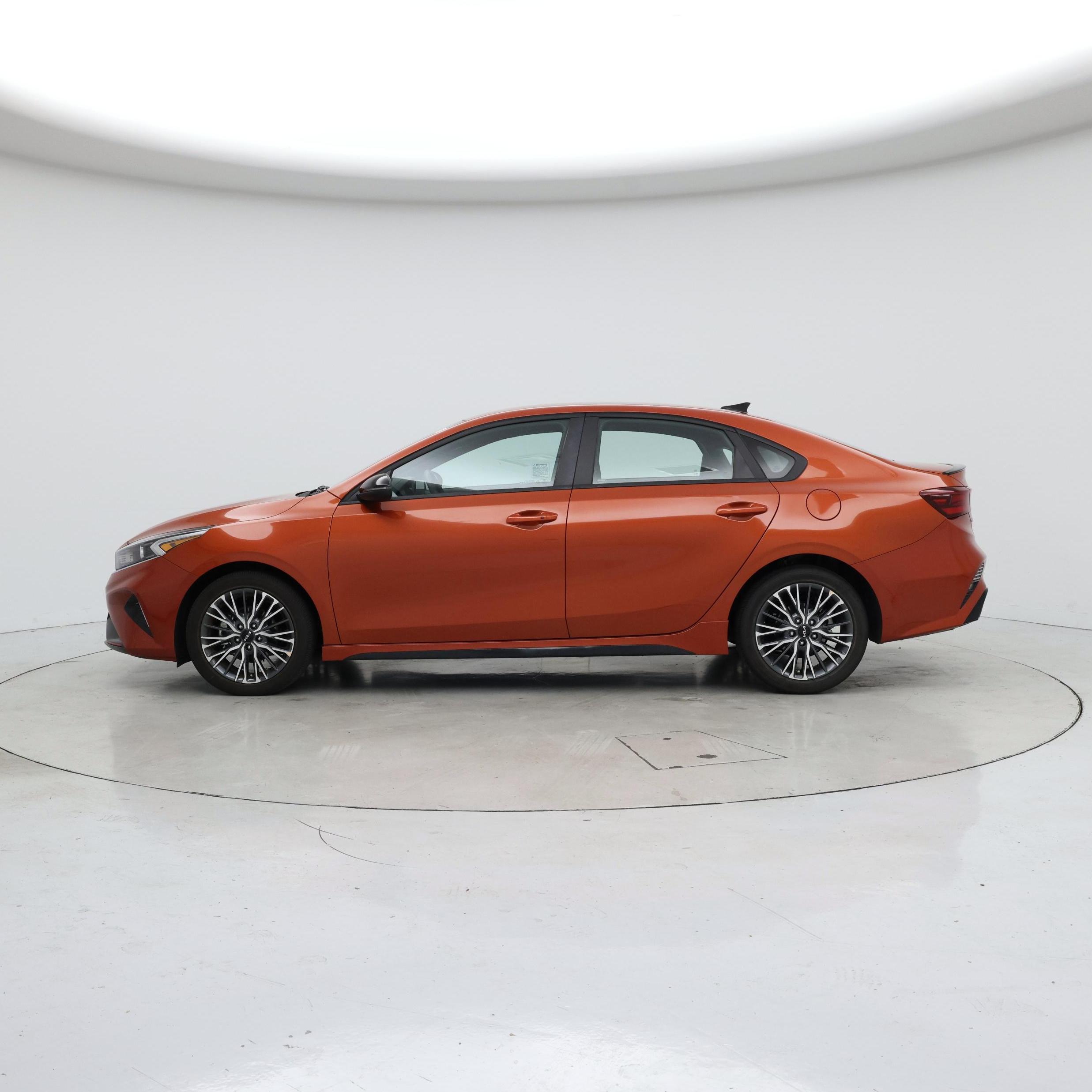 Thumbnail: 2023 Kia Forte - 3