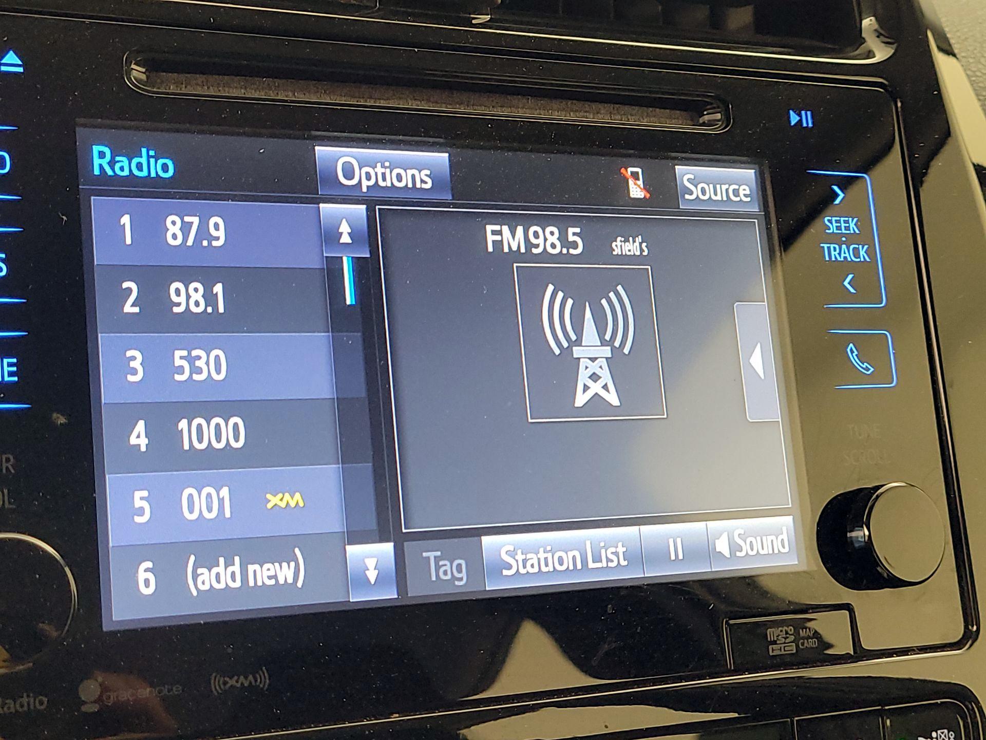 Thumbnail: 2016 Toyota Prius - 15