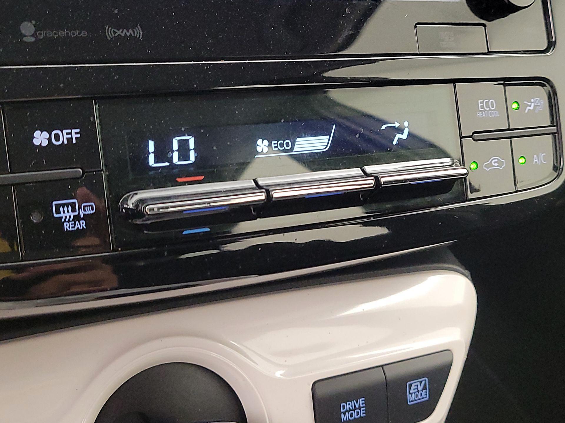 Thumbnail: 2016 Toyota Prius - 16