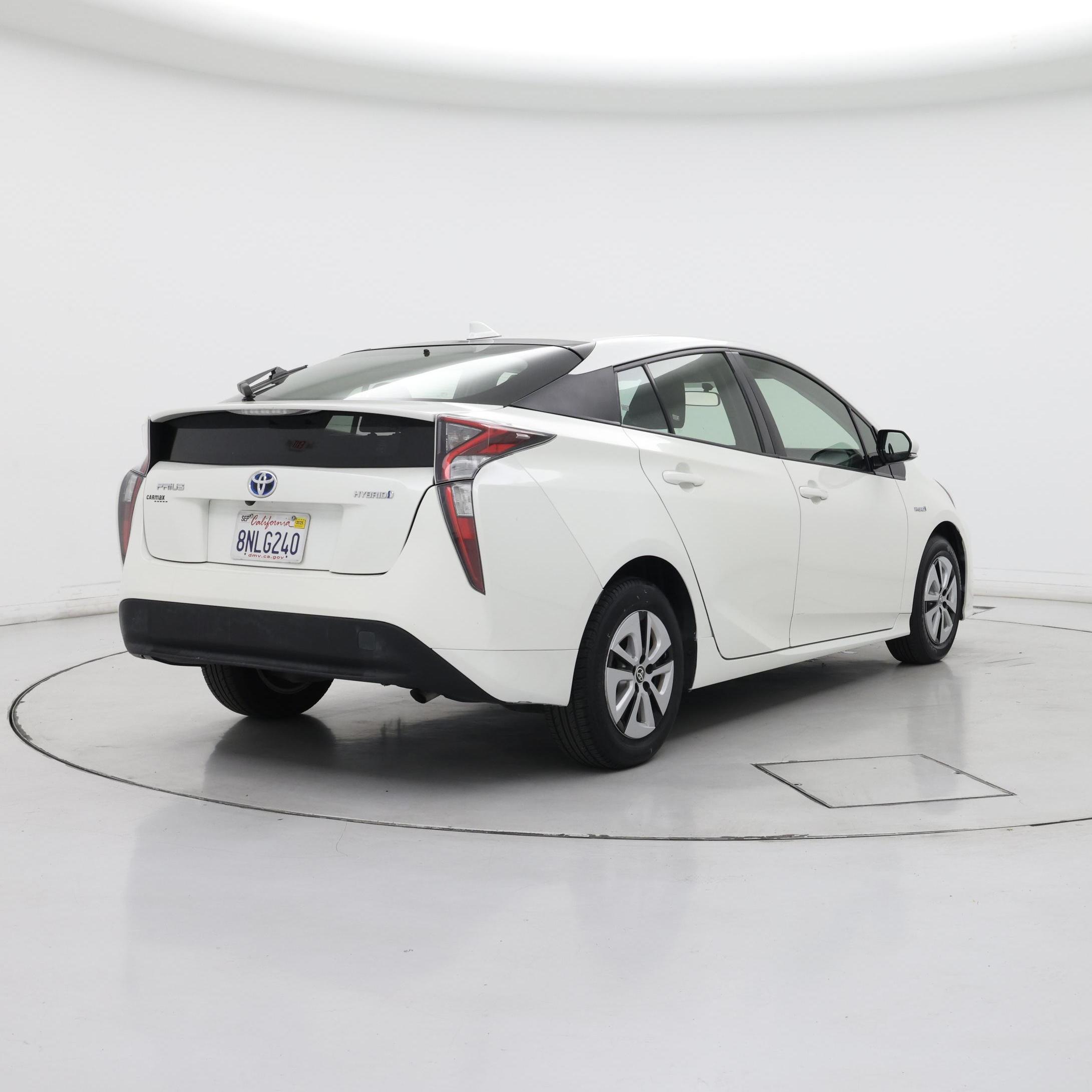 Thumbnail: 2016 Toyota Prius - 8