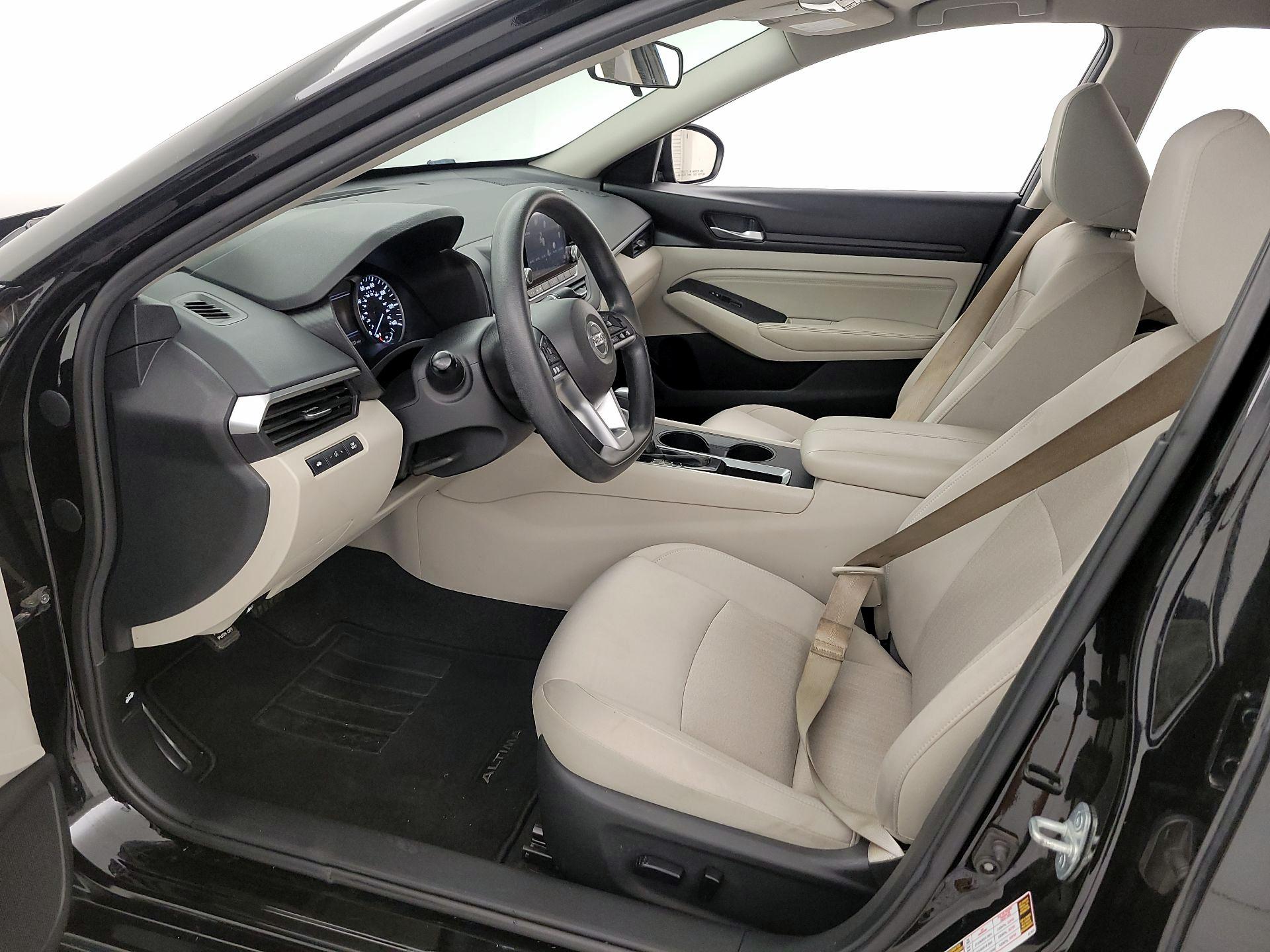 Thumbnail: 2019 Nissan Altima - 11