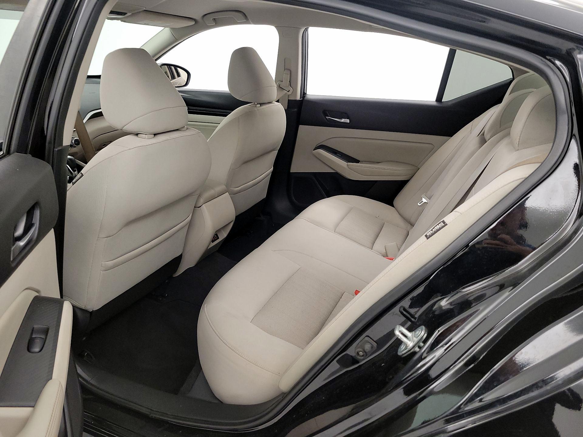 Thumbnail: 2019 Nissan Altima - 19