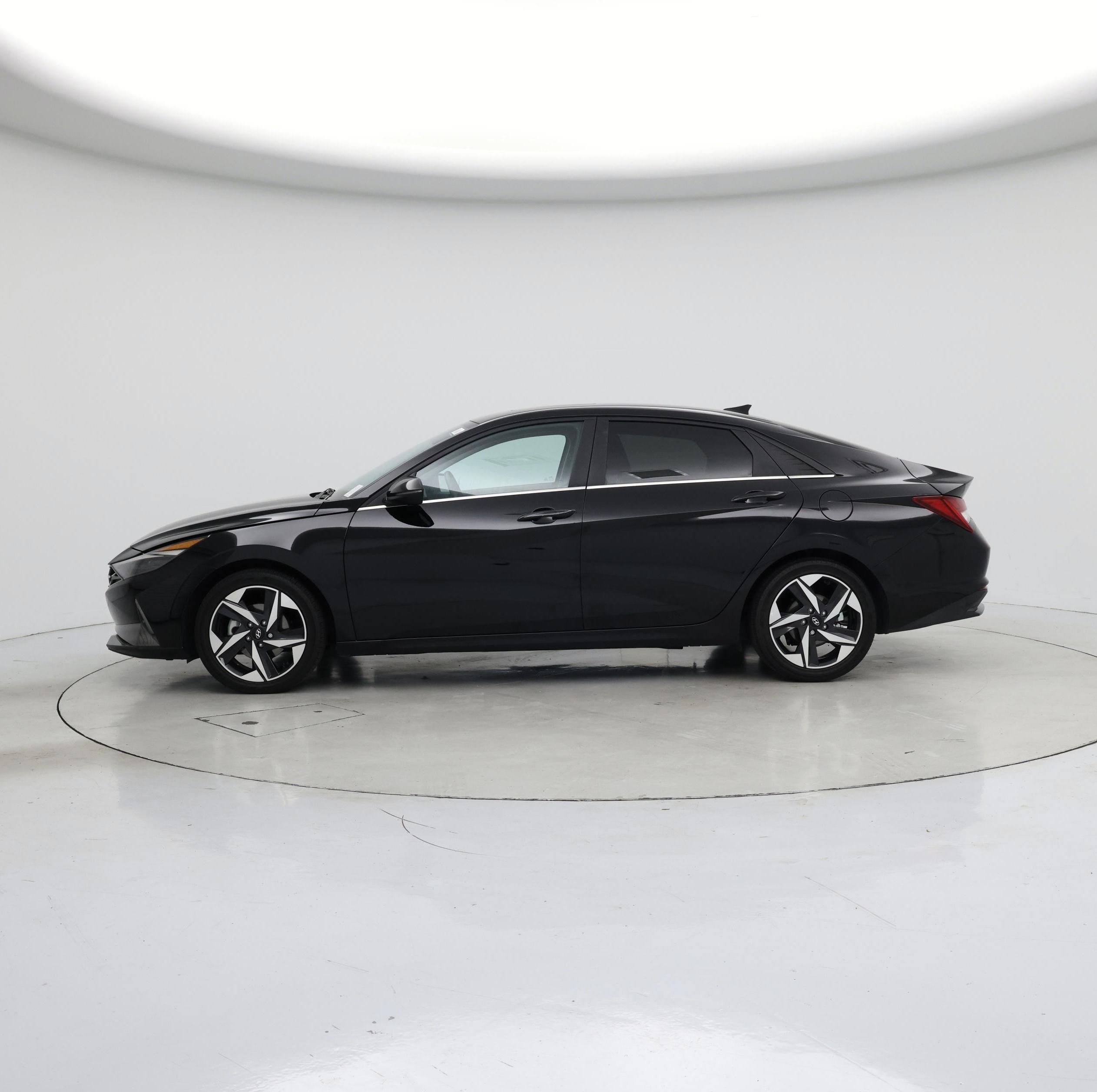 Thumbnail: 2023 Hyundai Elantra - 3