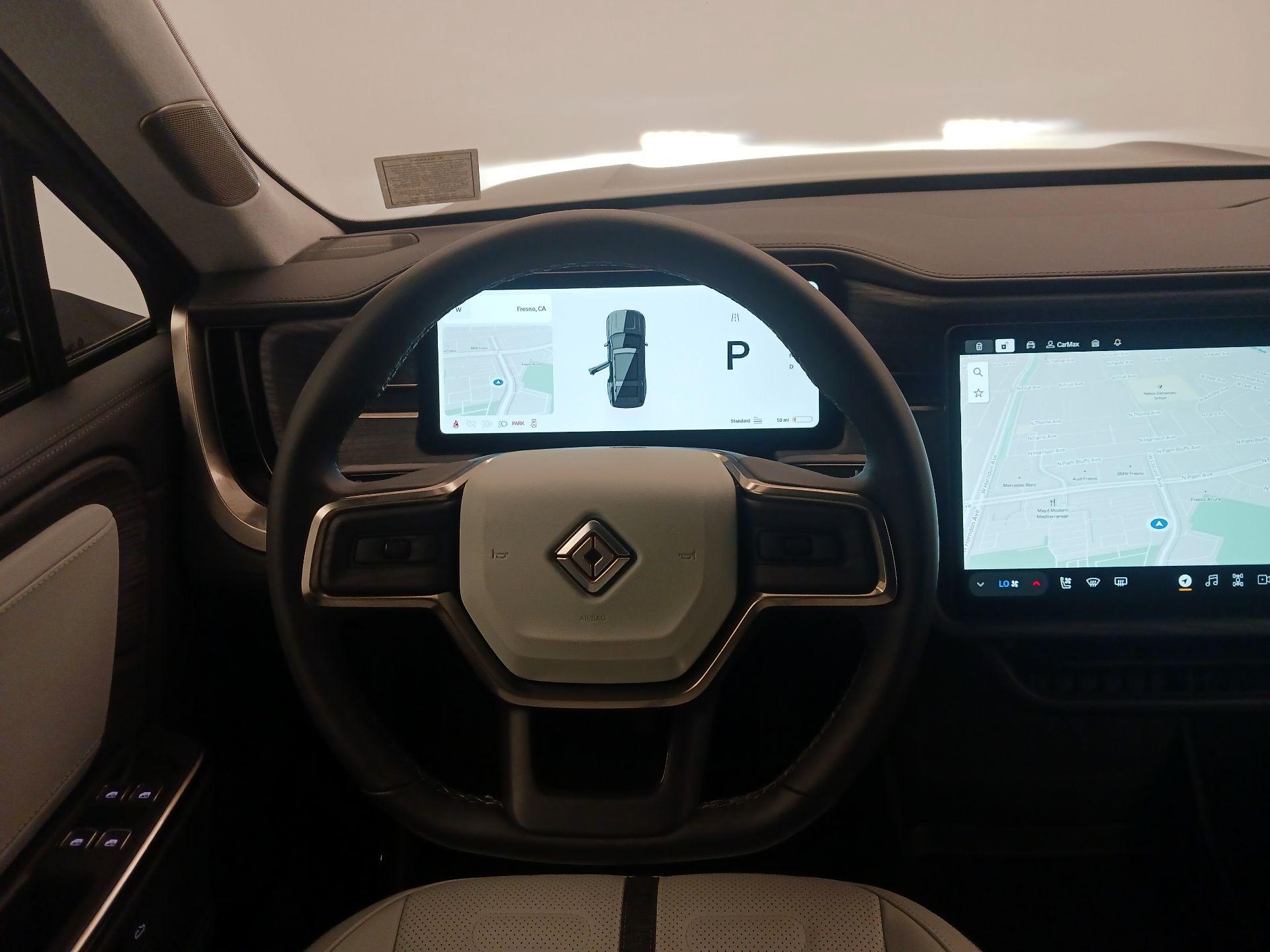 Thumbnail: 2025 Rivian R1S - 10