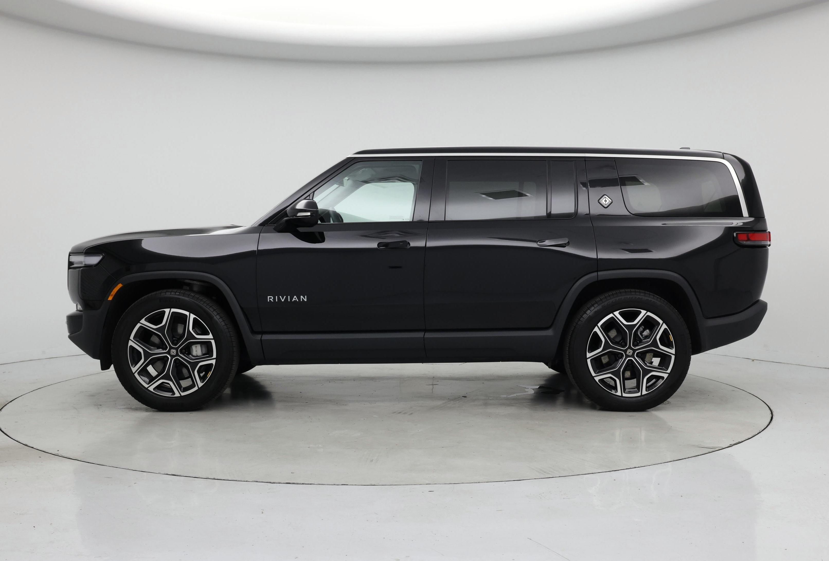 Thumbnail: 2025 Rivian R1S - 3