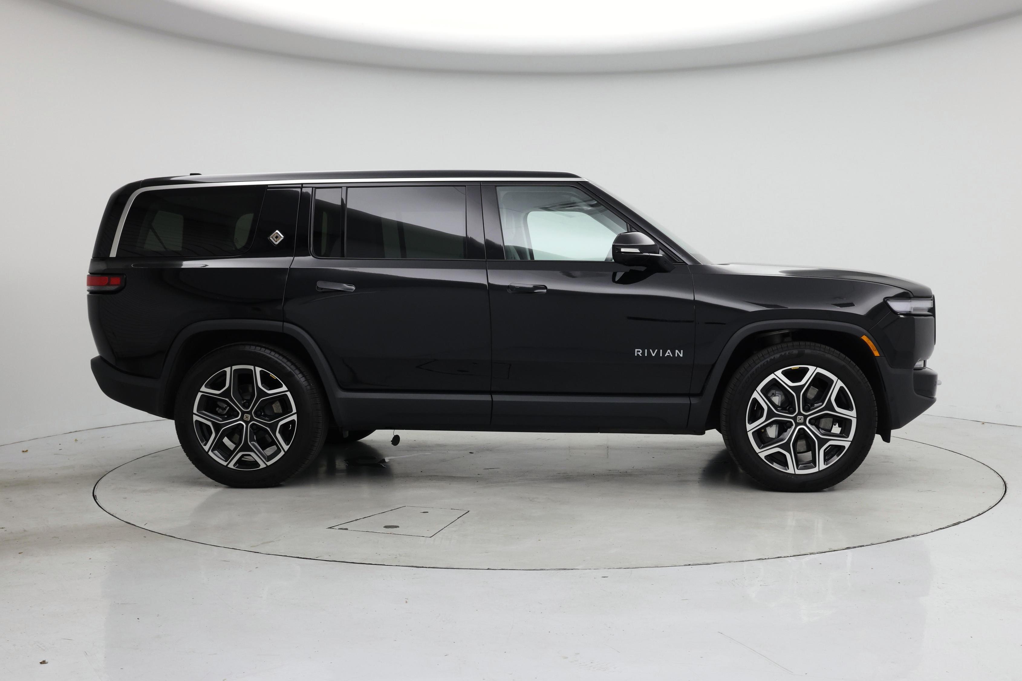Thumbnail: 2025 Rivian R1S - 7