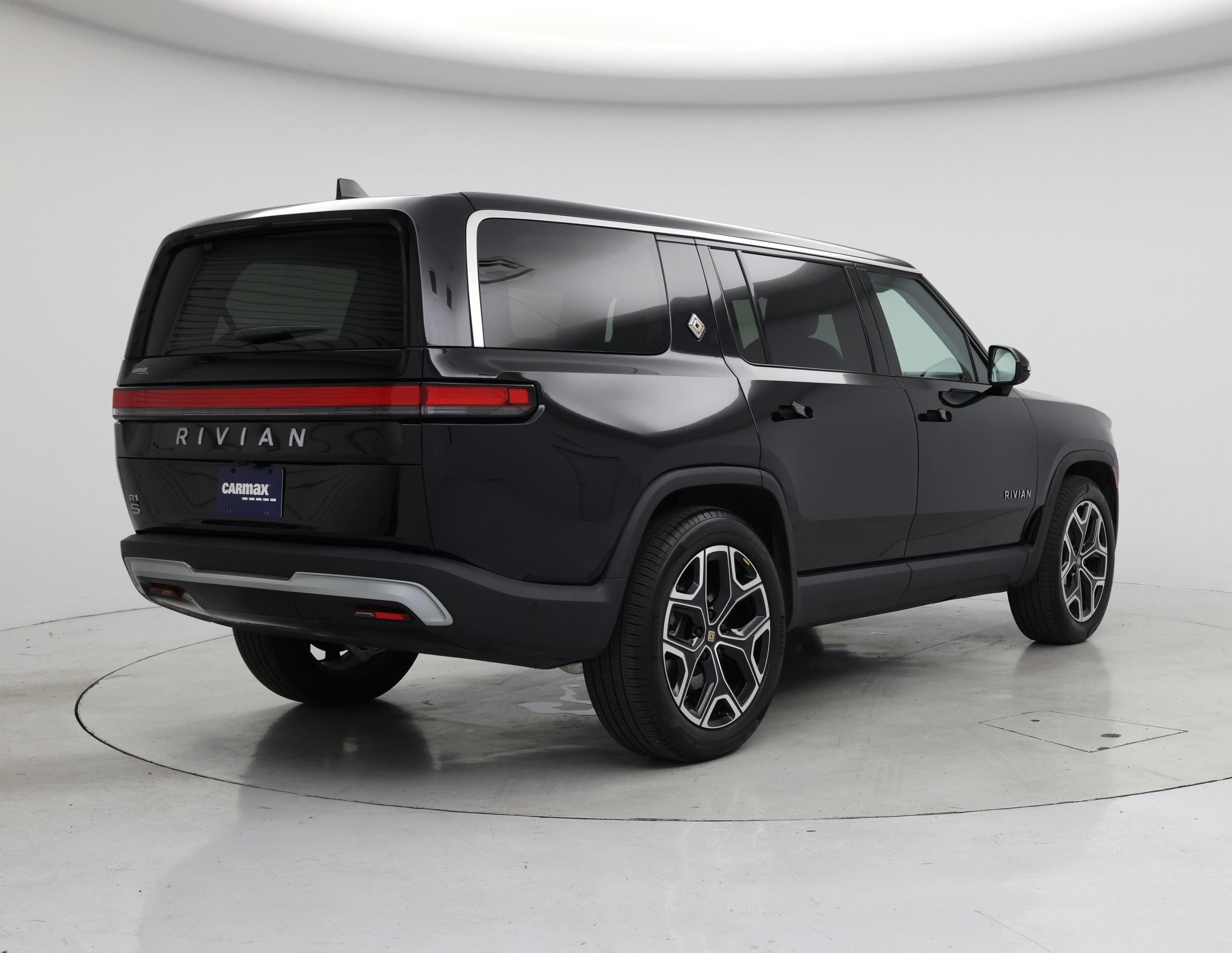 Thumbnail: 2025 Rivian R1S - 8