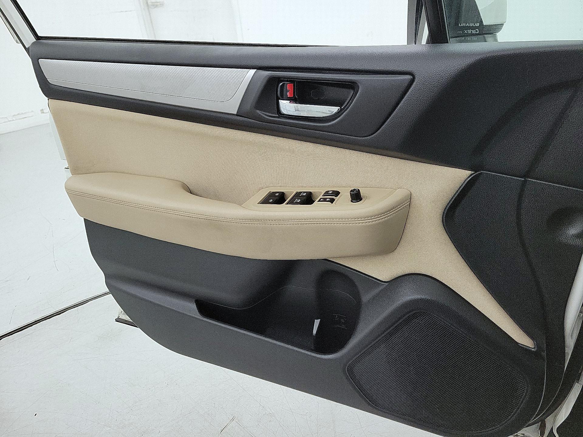 Thumbnail: 2015 Subaru Outback - 12
