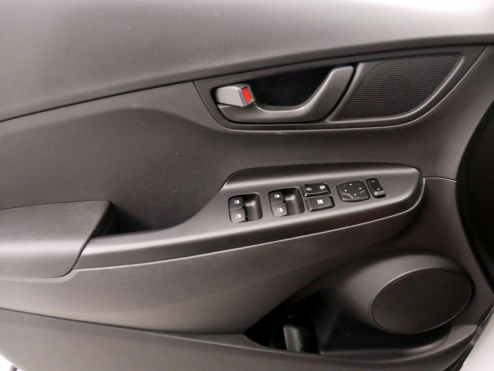 Thumbnail: 2020 Hyundai Kona - 12