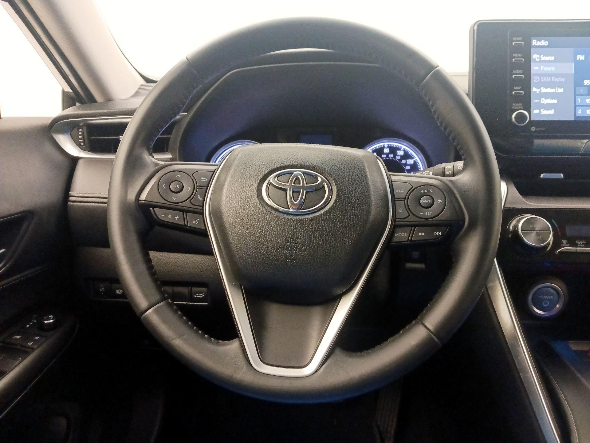 Thumbnail: 2021 Toyota Venza - 10