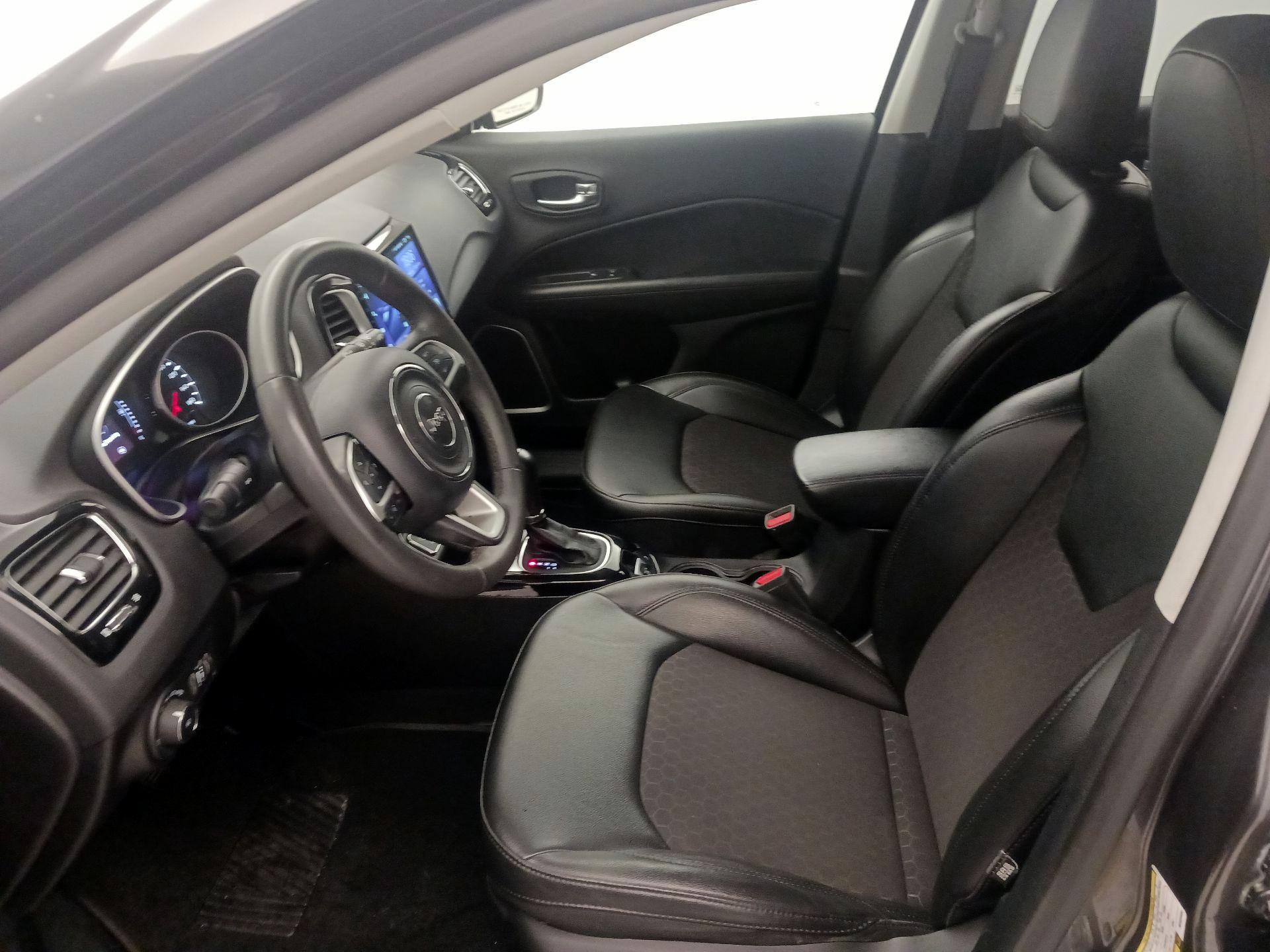 Thumbnail: 2021 Jeep Compass - 11