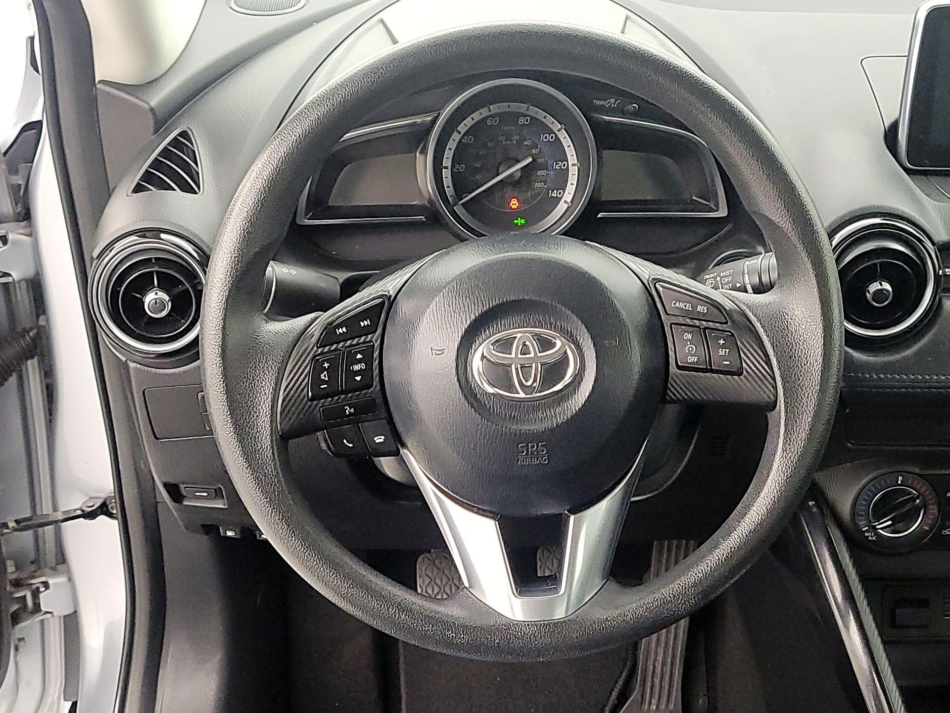 Thumbnail: 2018 Toyota Yaris iA - 10