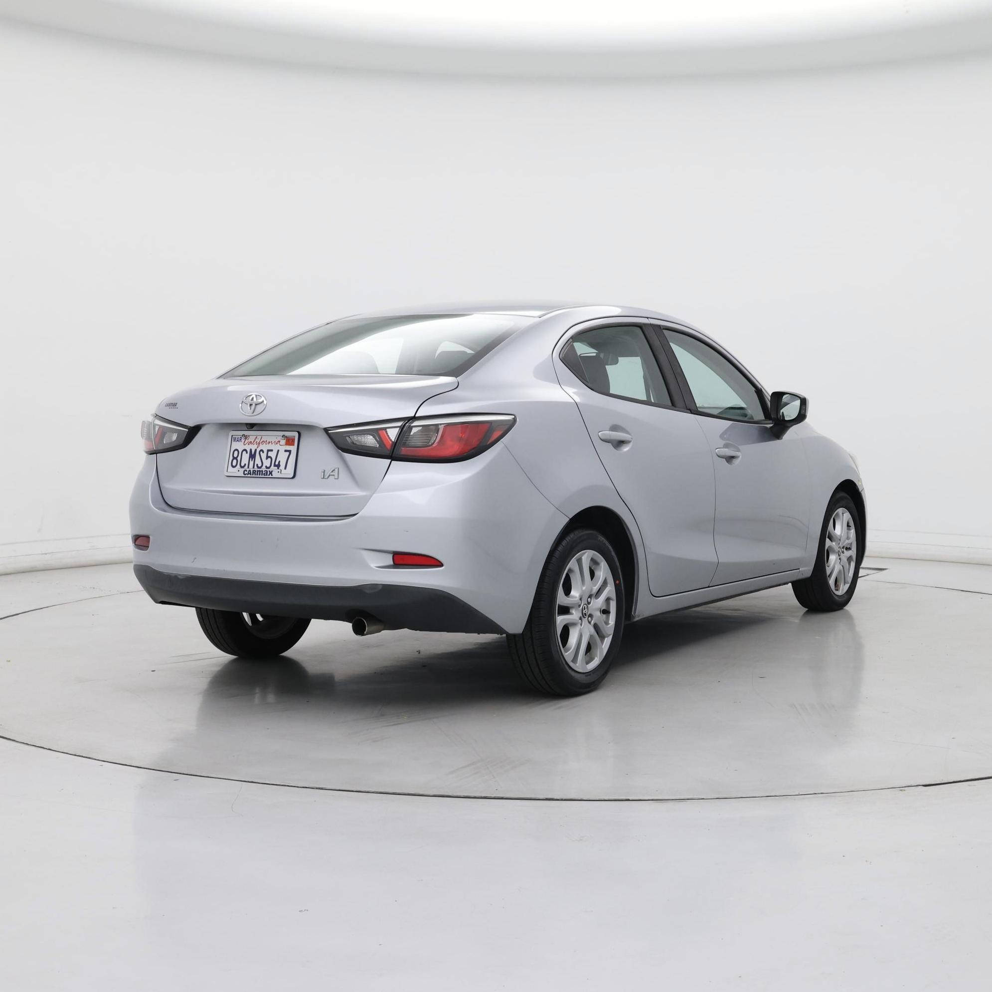 Thumbnail: 2018 Toyota Yaris iA - 8