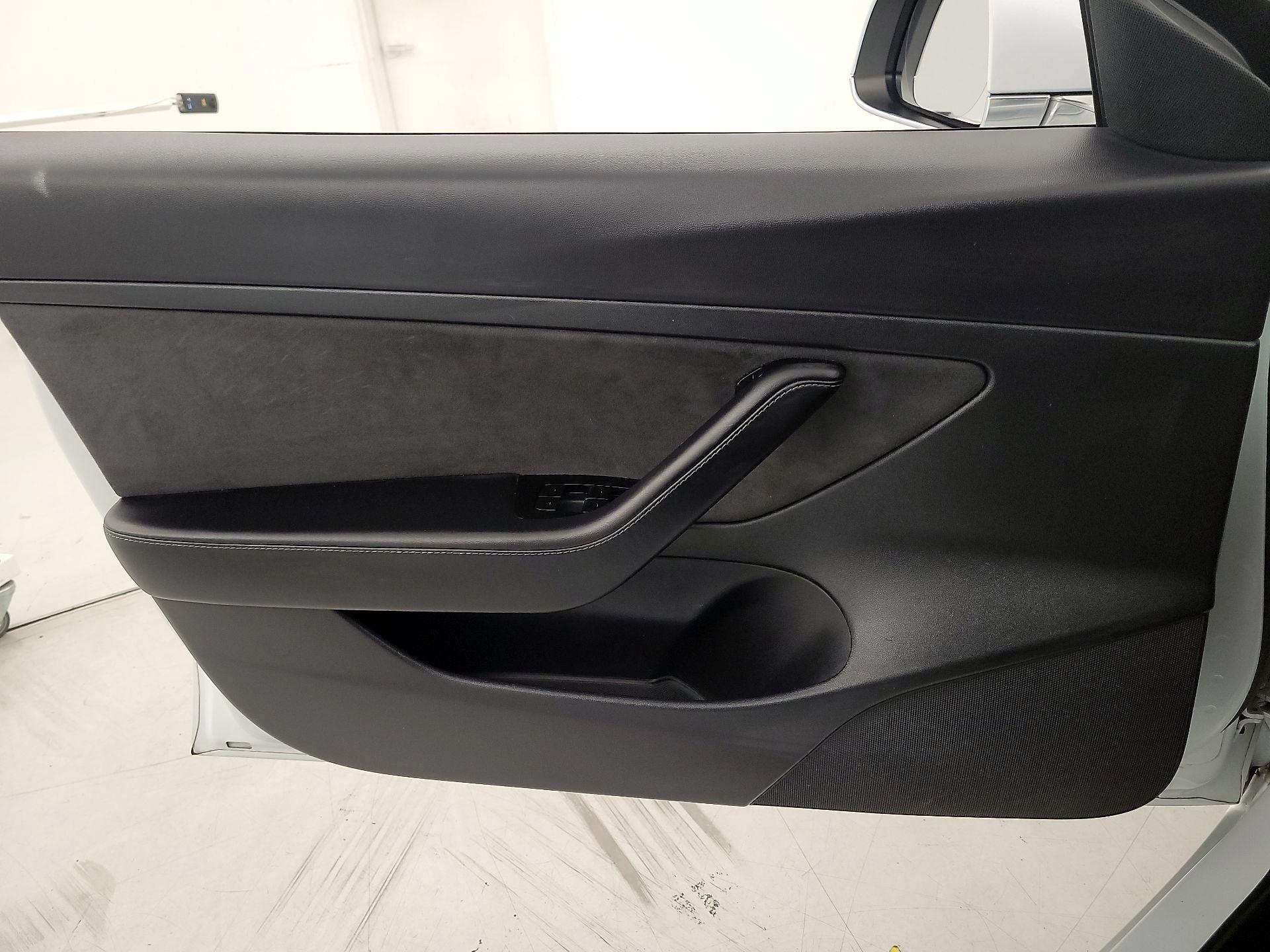 Thumbnail: 2020 Tesla Model 3 - 12