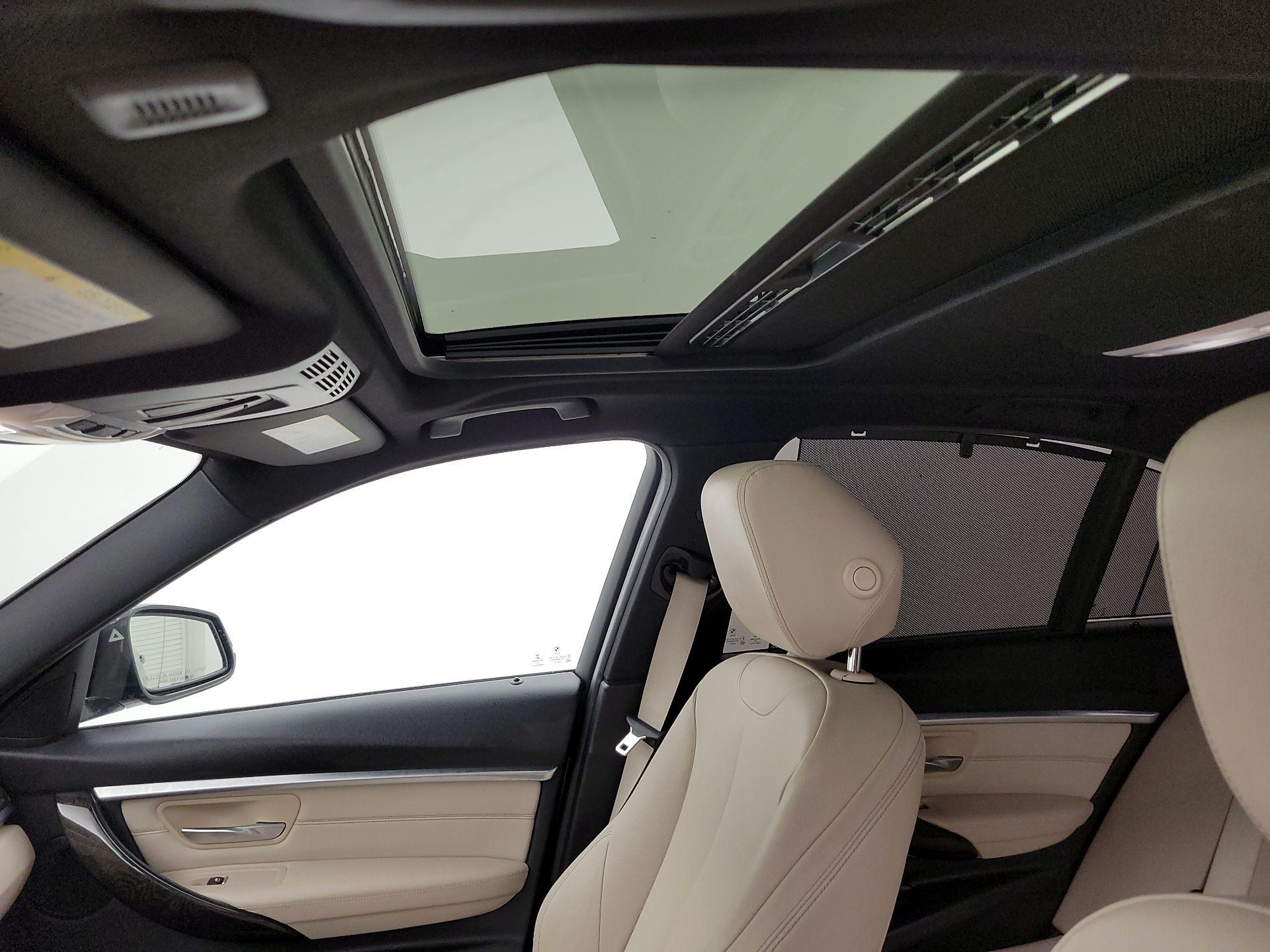 Thumbnail: 2016 BMW 3 Series - 19