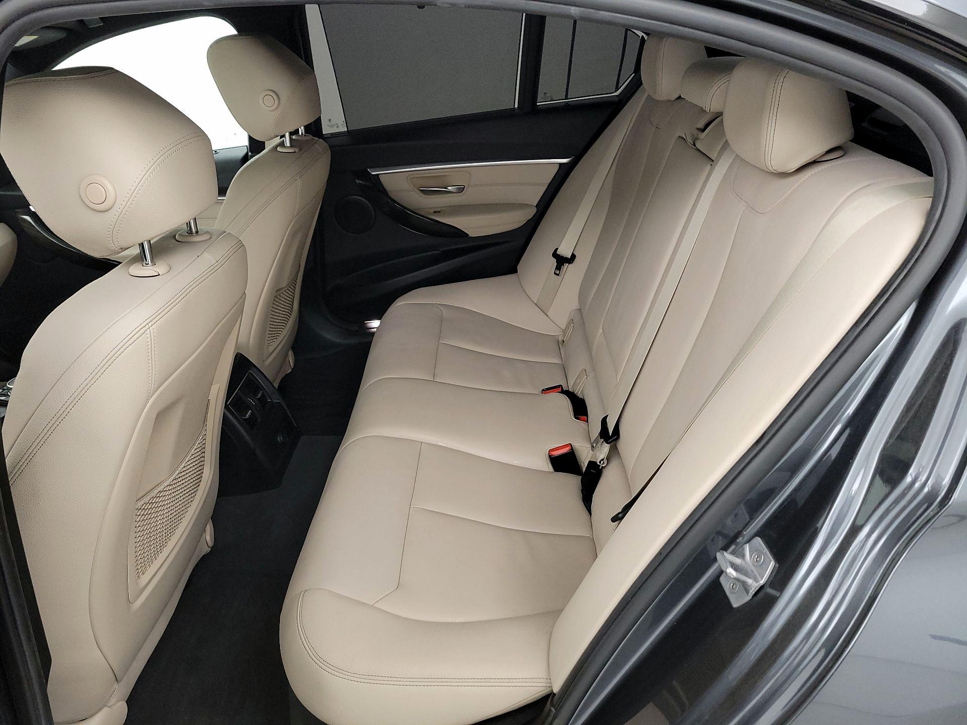 Thumbnail: 2016 BMW 3 Series - 20