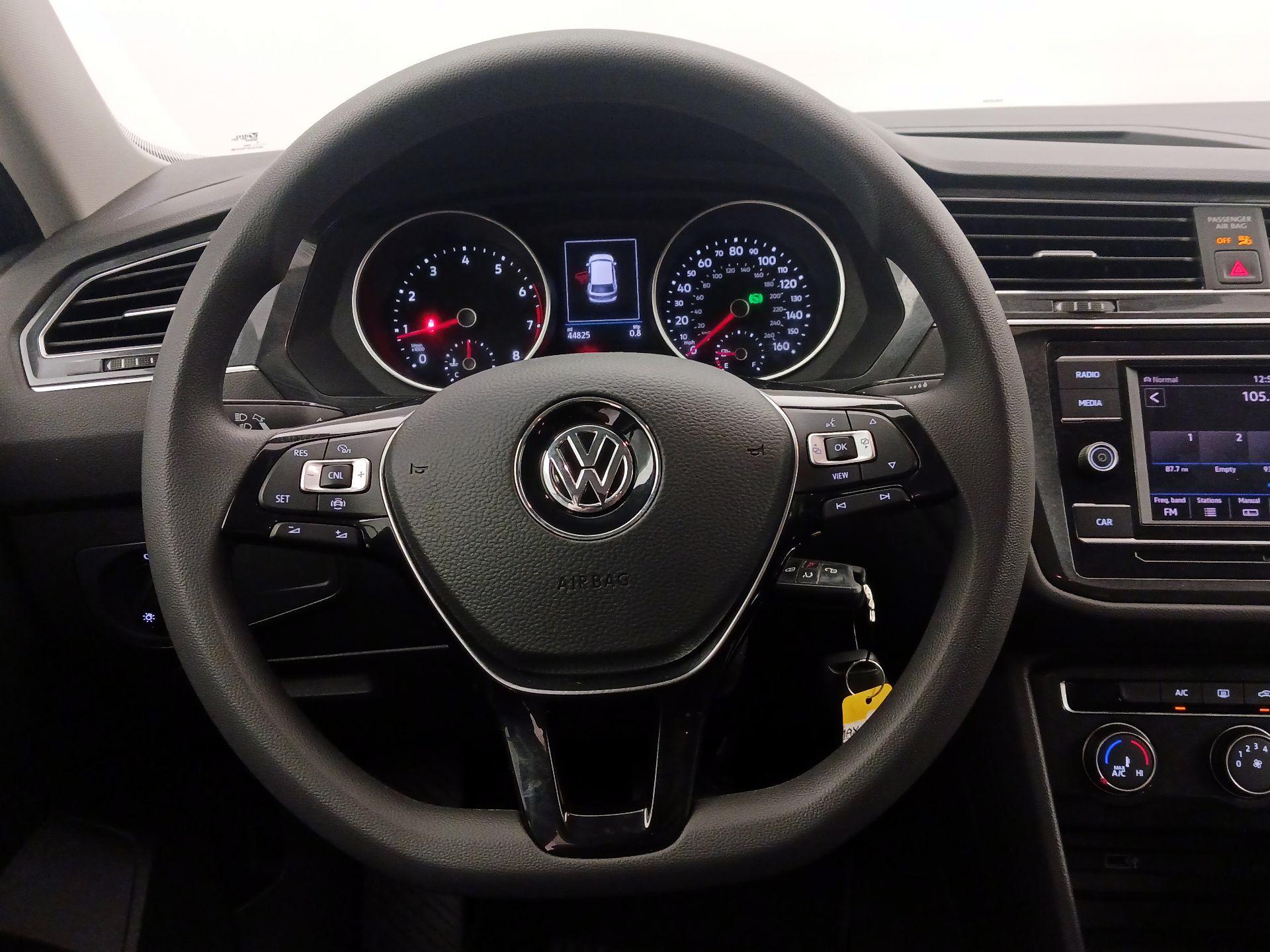 Thumbnail: 2019 Volkswagen Tiguan - 10