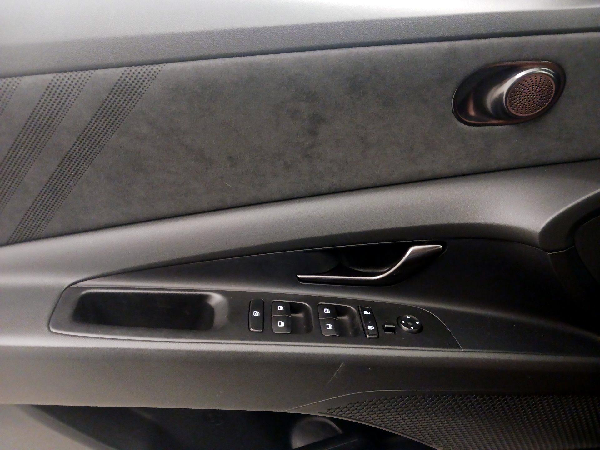 Thumbnail: 2022 Hyundai Elantra - 12