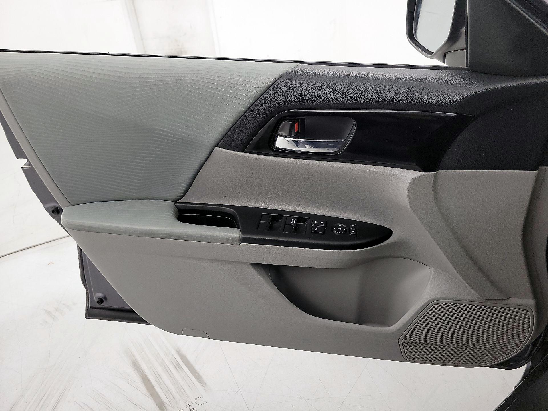 Thumbnail: 2016 Honda Accord - 12