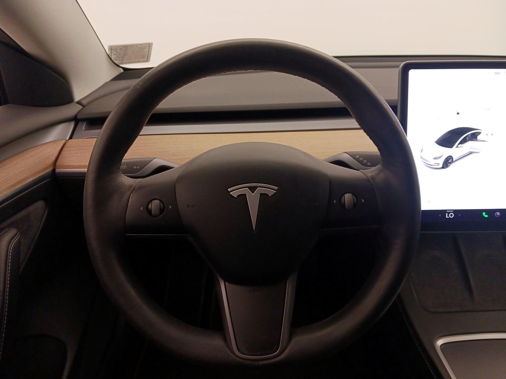 Thumbnail: 2021 Tesla Model 3 - 10