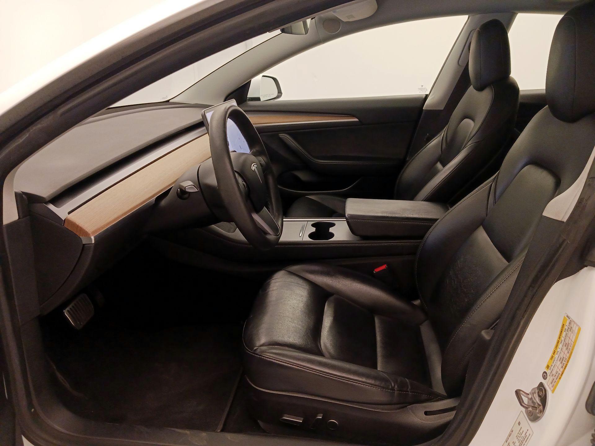 Thumbnail: 2021 Tesla Model 3 - 11