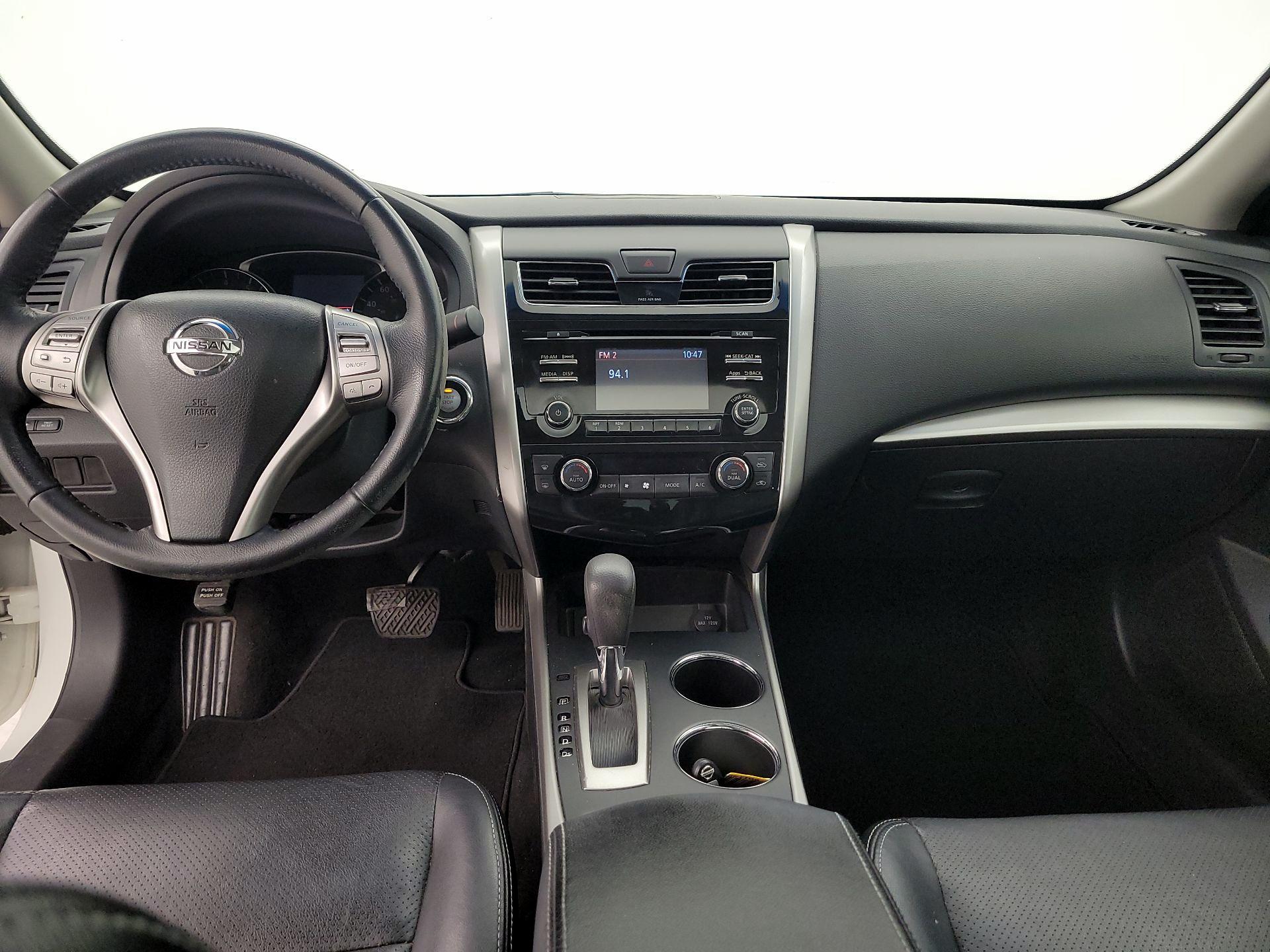 Thumbnail: 2015 Nissan Altima - 9