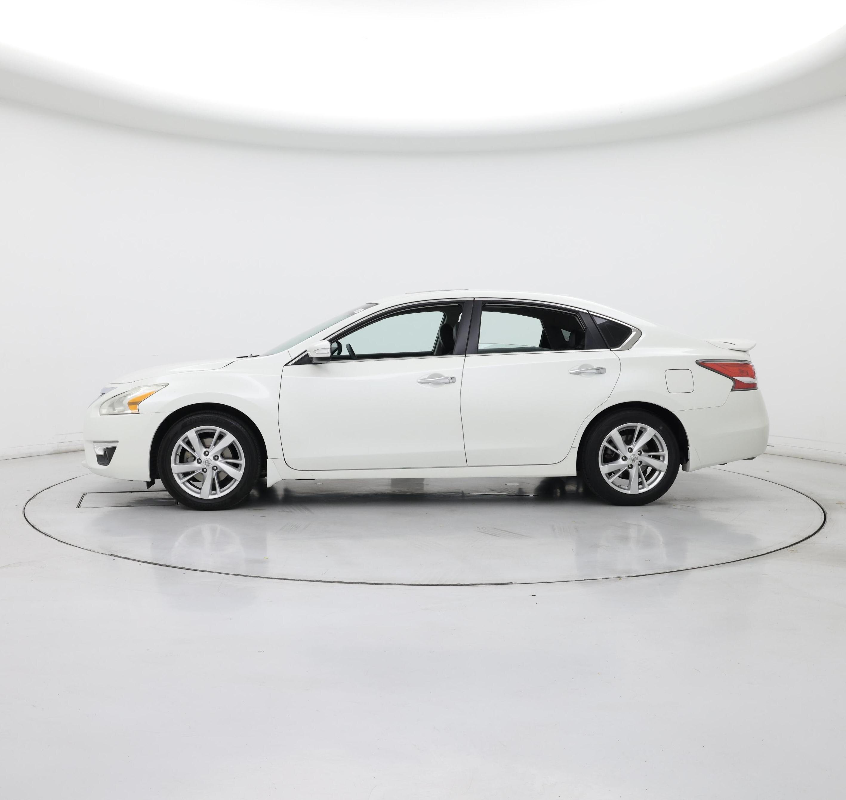 Thumbnail: 2015 Nissan Altima - 3