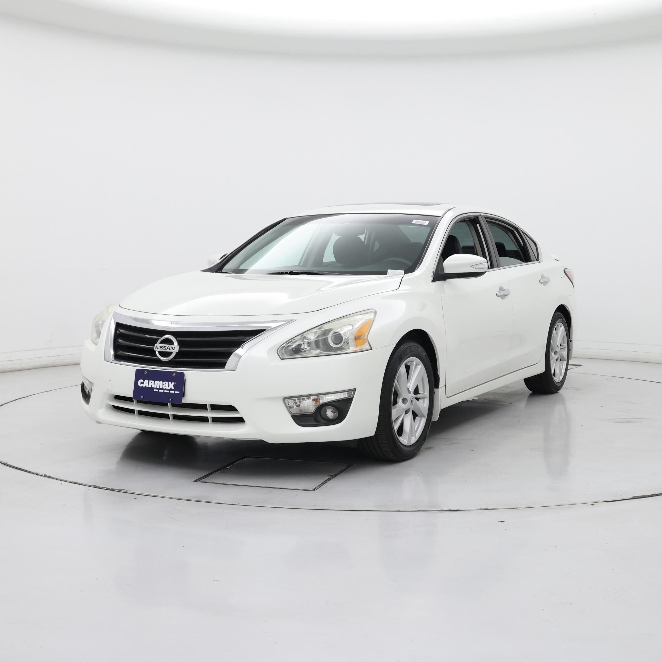 Thumbnail: 2015 Nissan Altima - 4