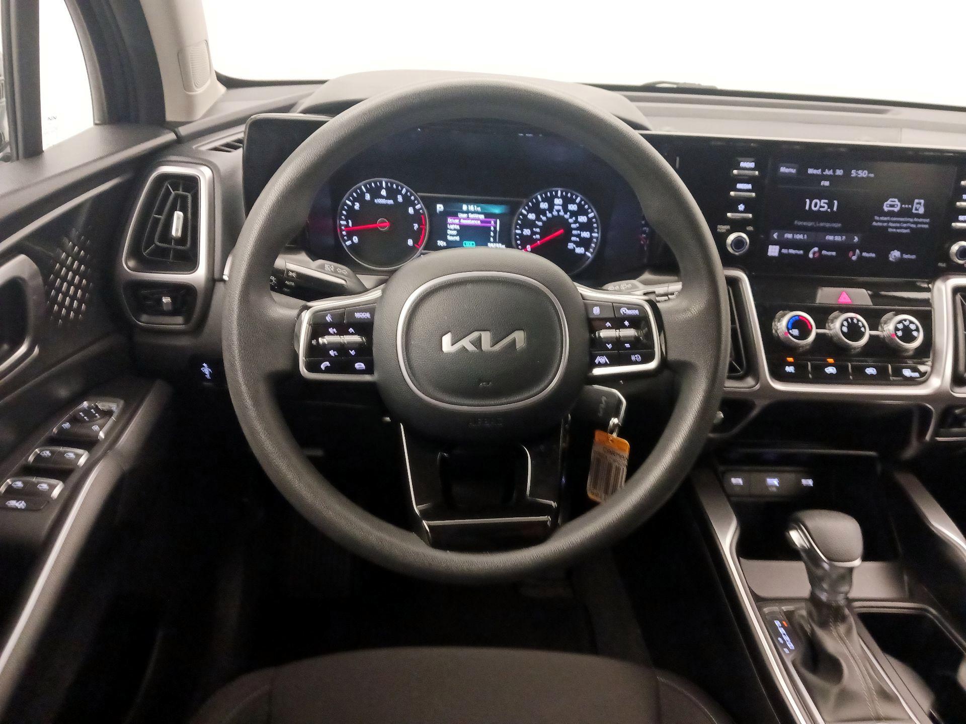 Thumbnail: 2023 Kia Sorento - 10