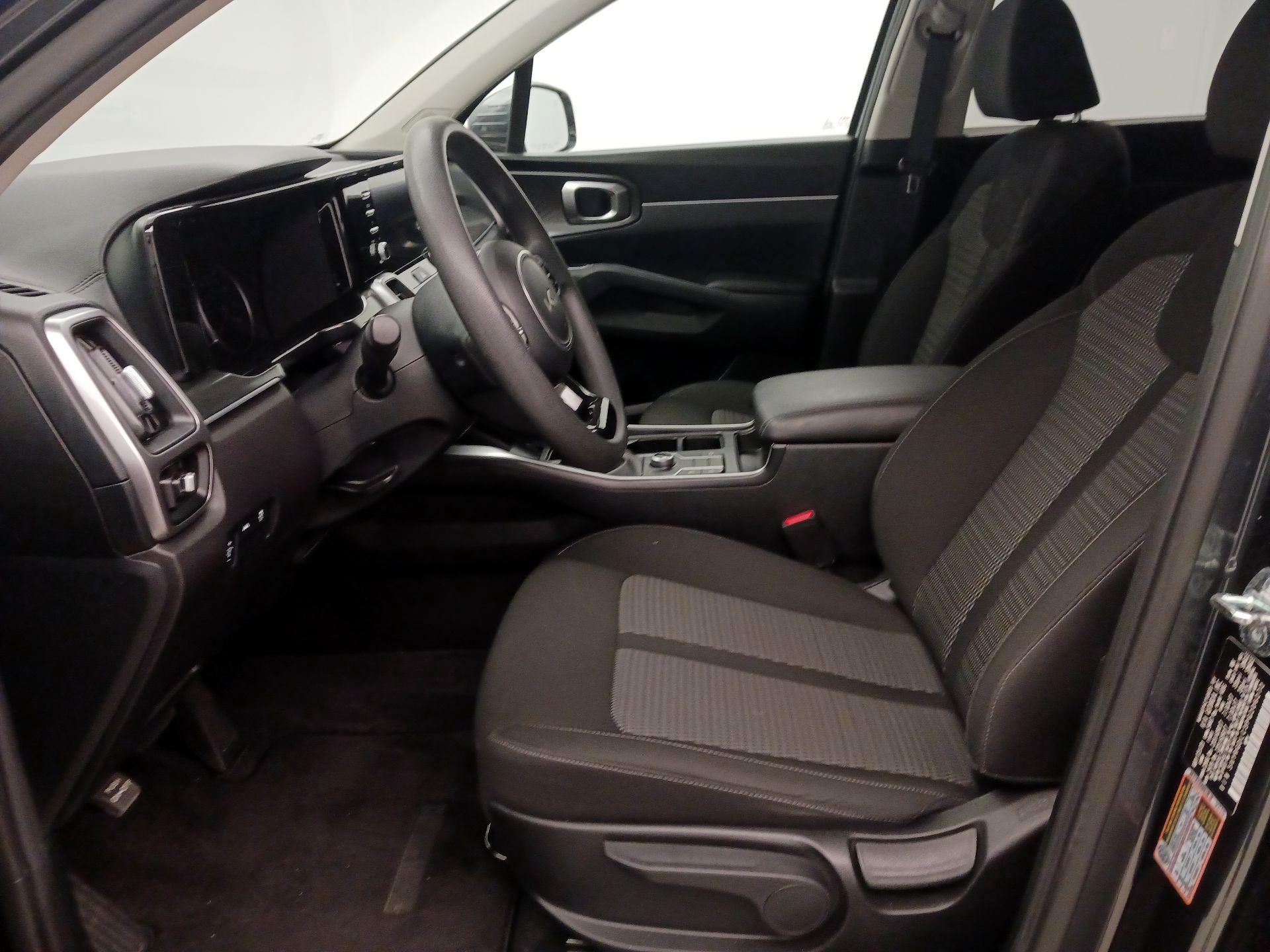 Thumbnail: 2023 Kia Sorento - 11