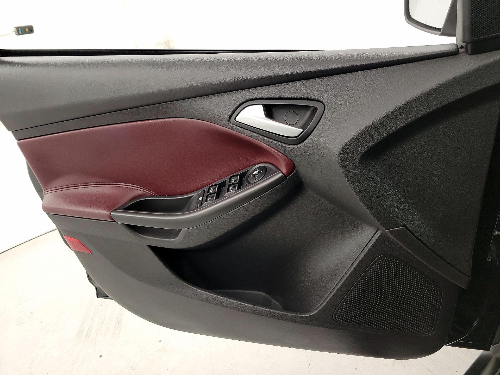 Thumbnail: 2013 Ford Focus - 12