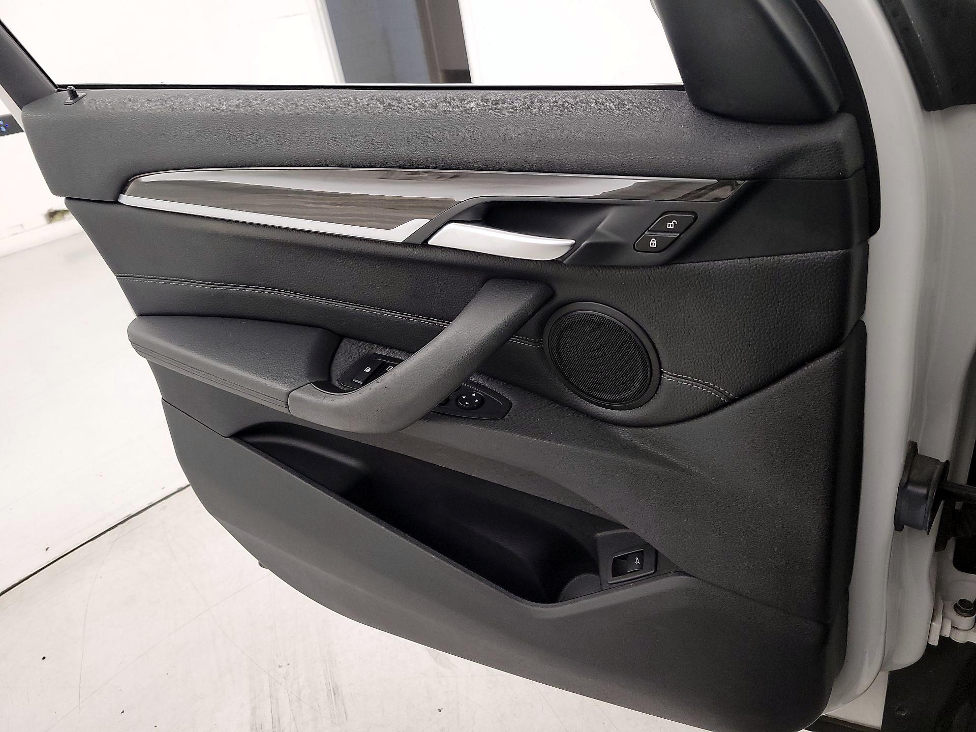 Thumbnail: 2016 BMW X1 - 12