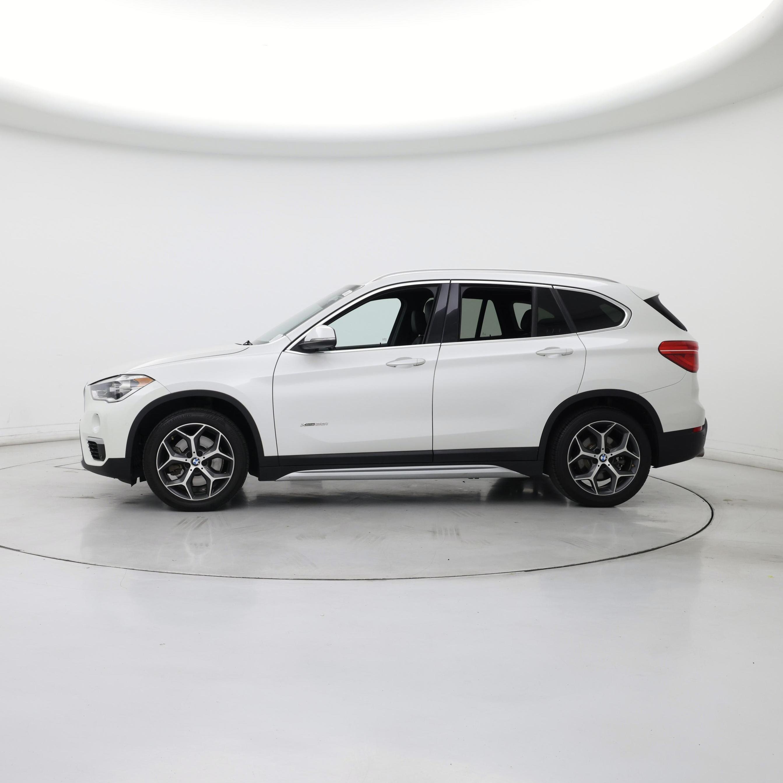 Thumbnail: 2016 BMW X1 - 3