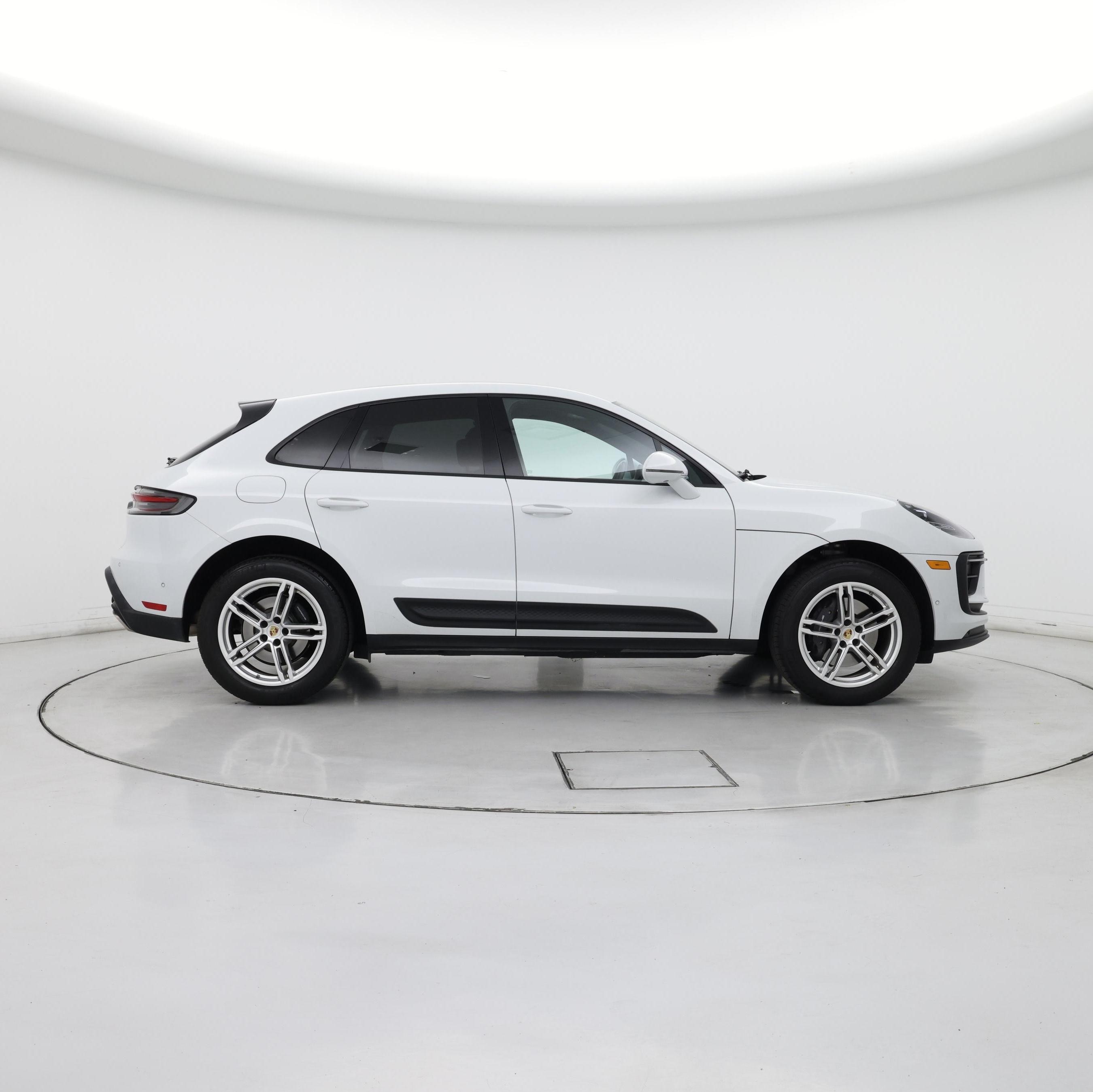 Thumbnail: 2023 Porsche Macan - 7
