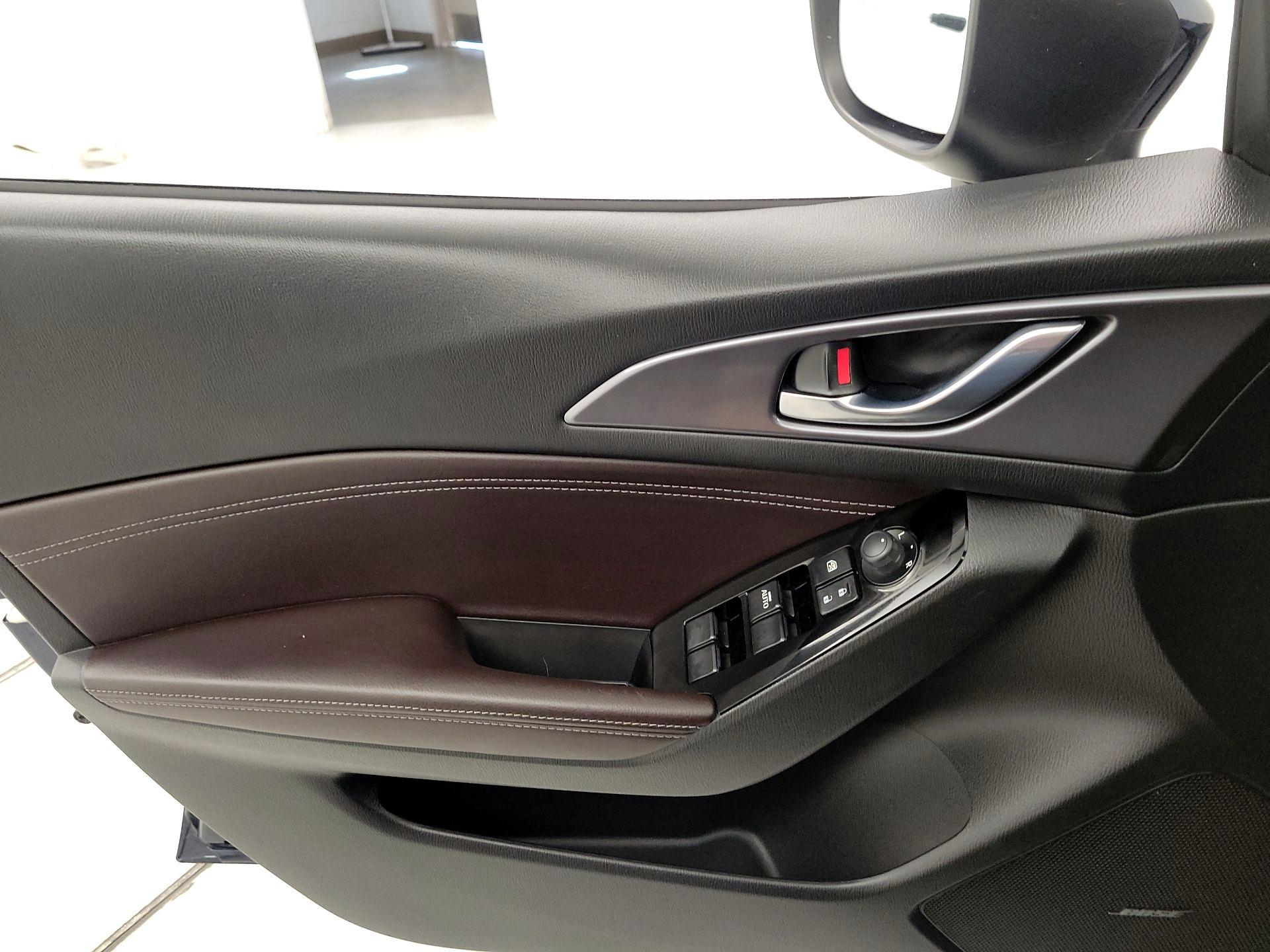 Thumbnail: 2018 Mazda Mazda3 - 12