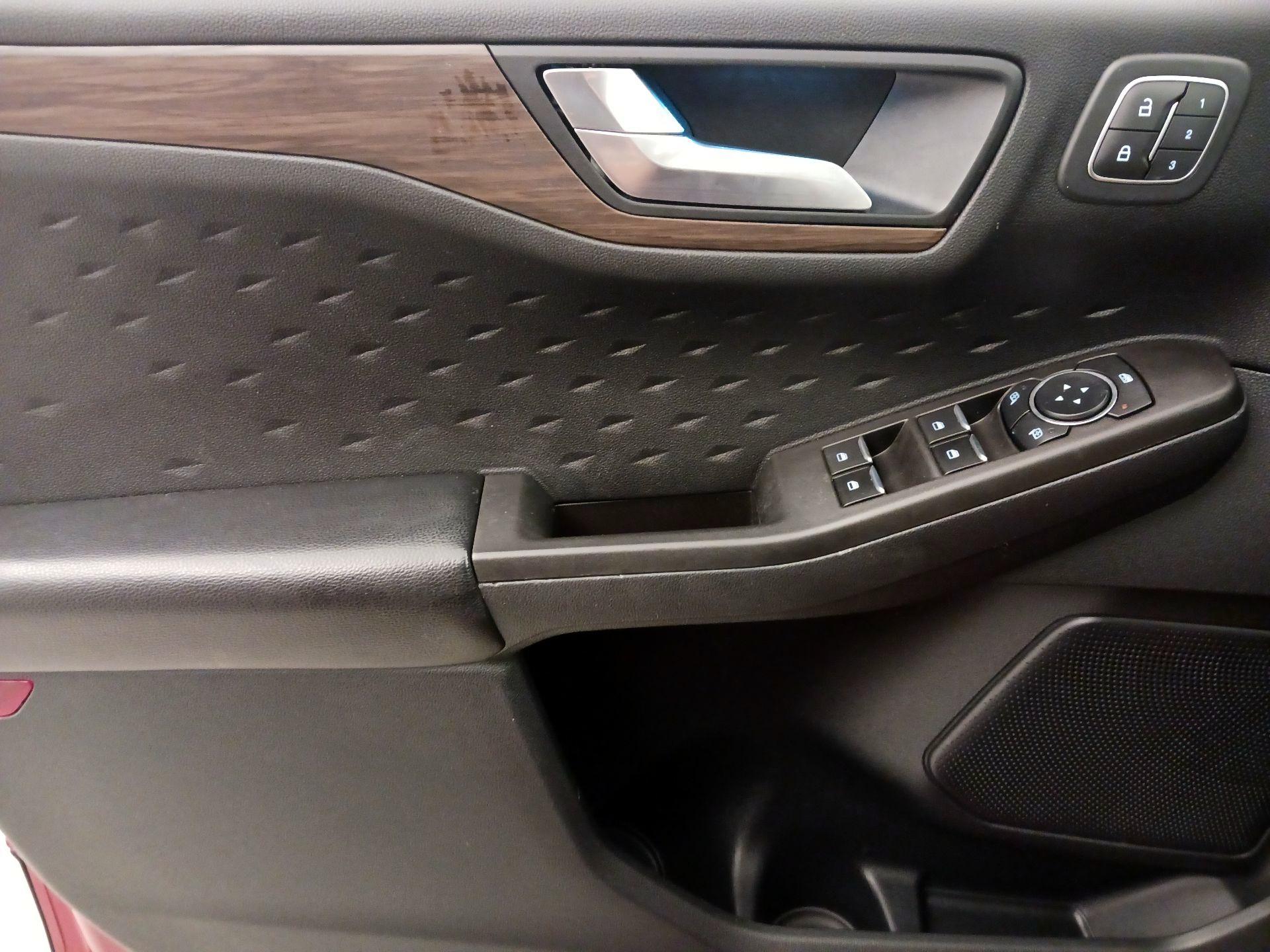 Thumbnail: 2020 Ford Escape - 12