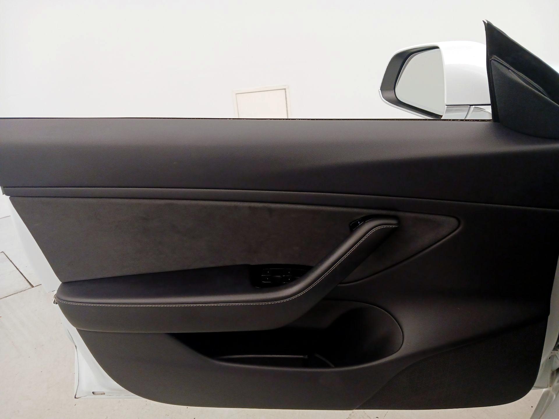 Thumbnail: 2019 Tesla Model 3 - 12