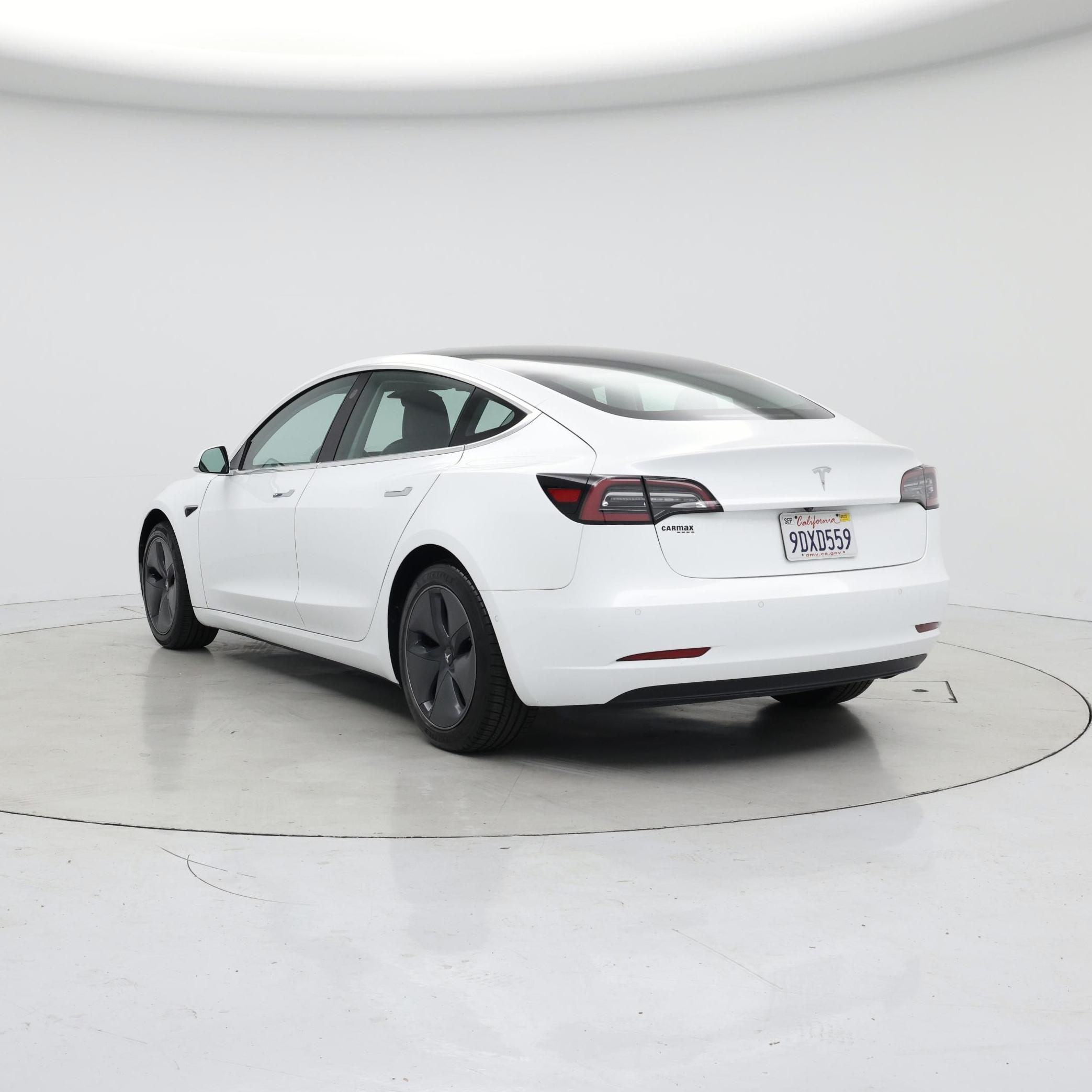 Thumbnail: 2019 Tesla Model 3 - 2