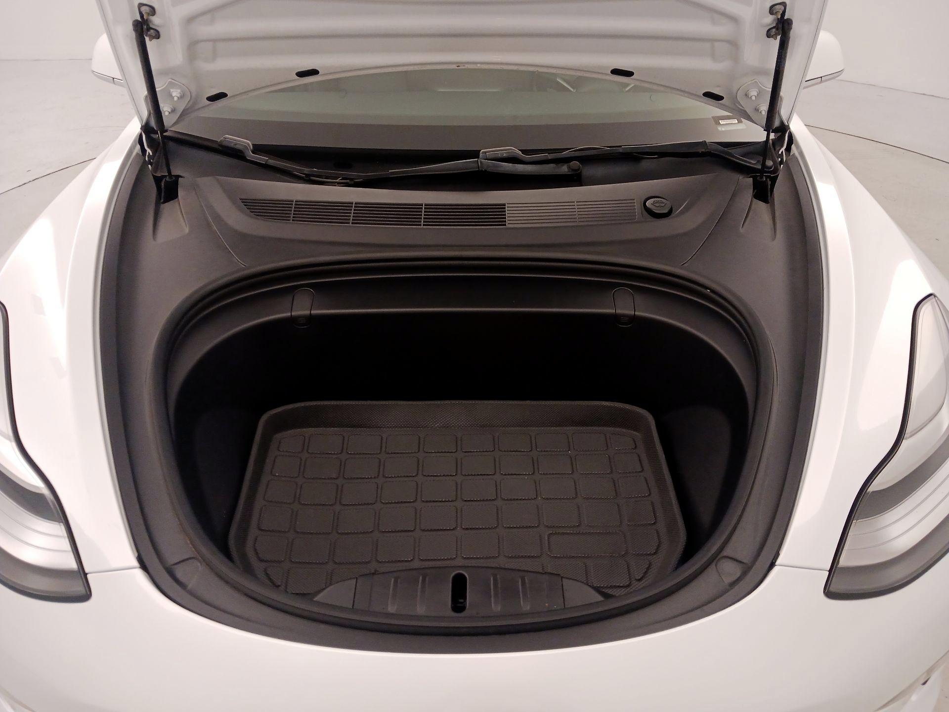 Thumbnail: 2019 Tesla Model 3 - 20